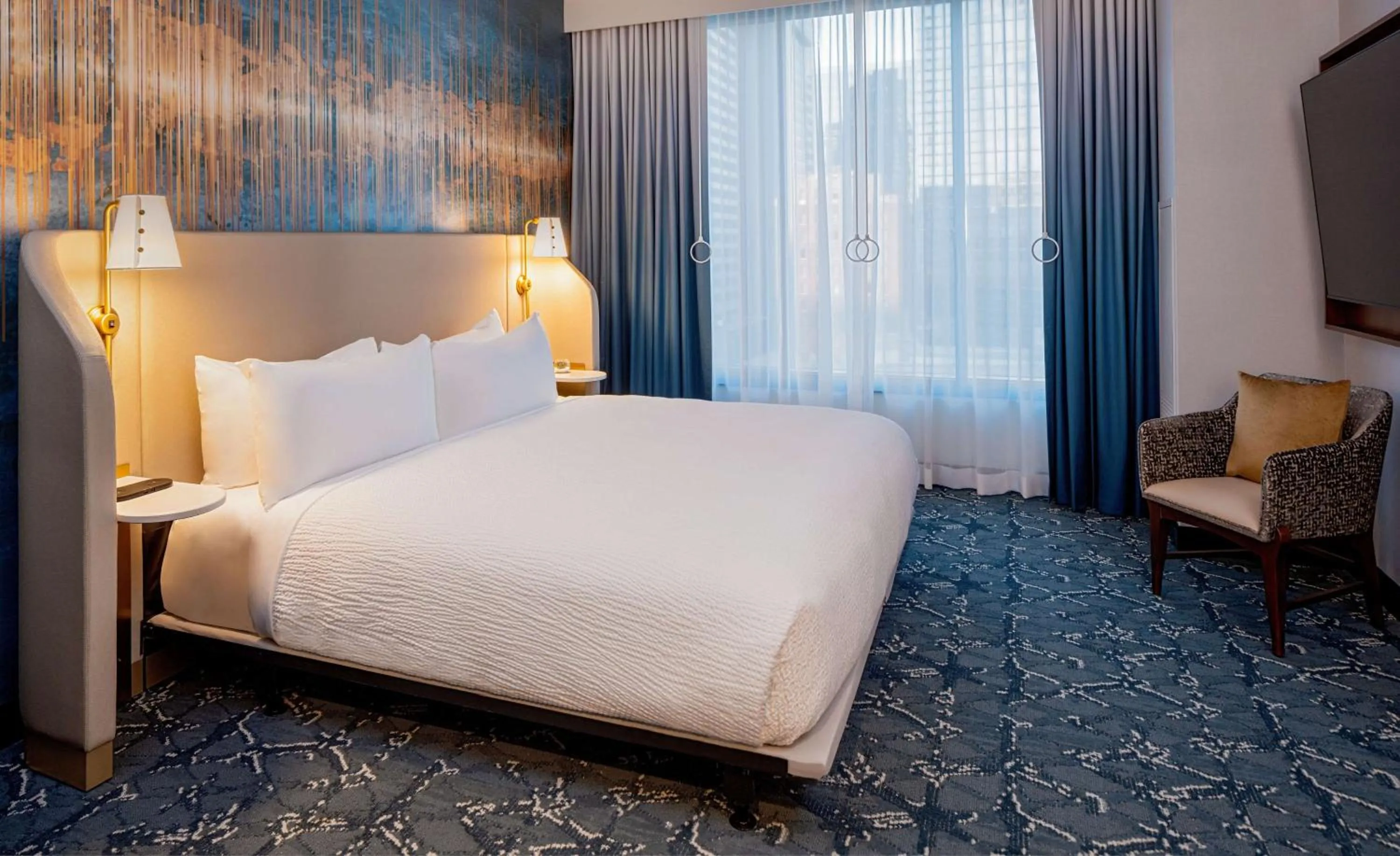 Bed in Tempo By Hilton Nashville Downtown