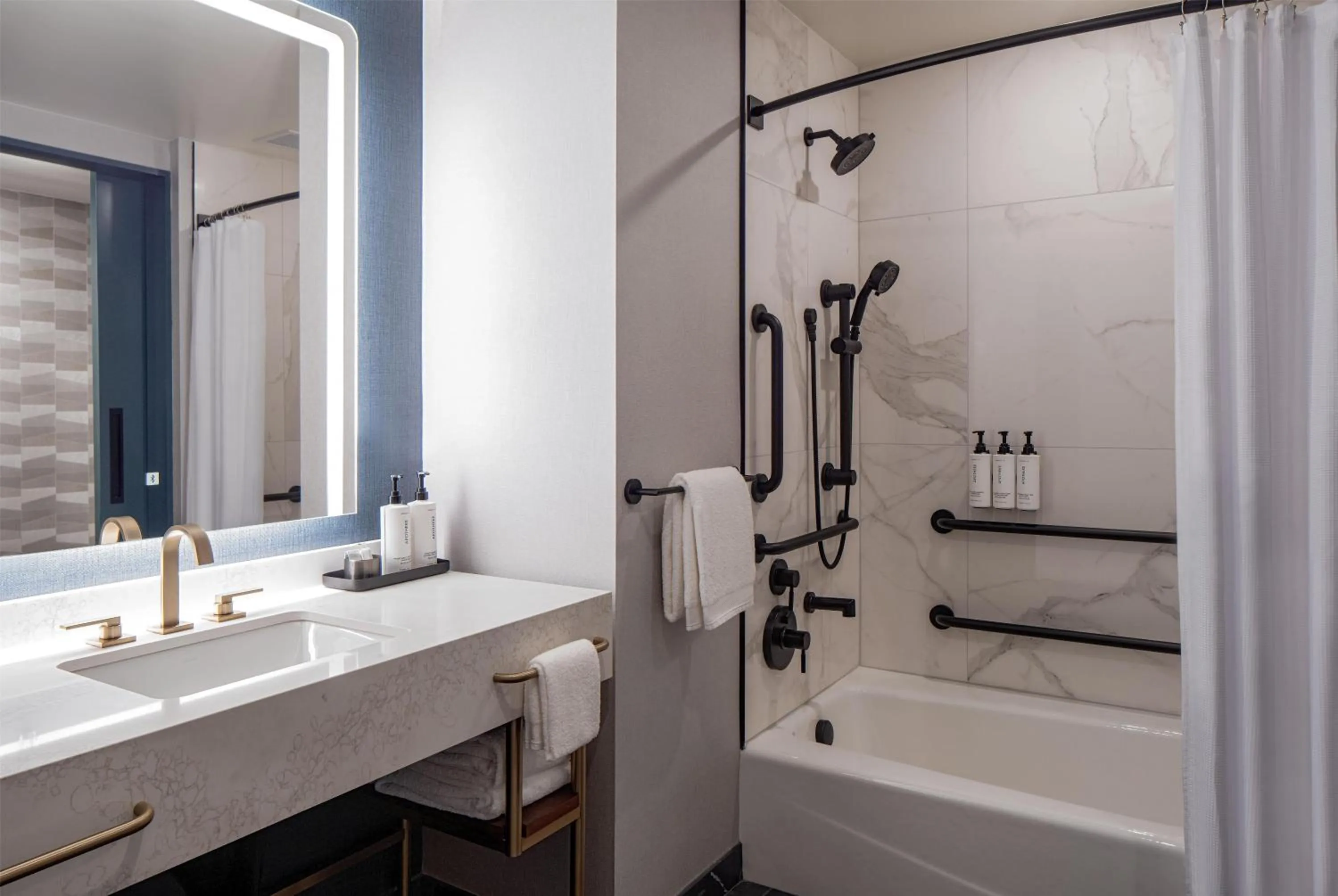 Bathroom in Tempo By Hilton Nashville Downtown