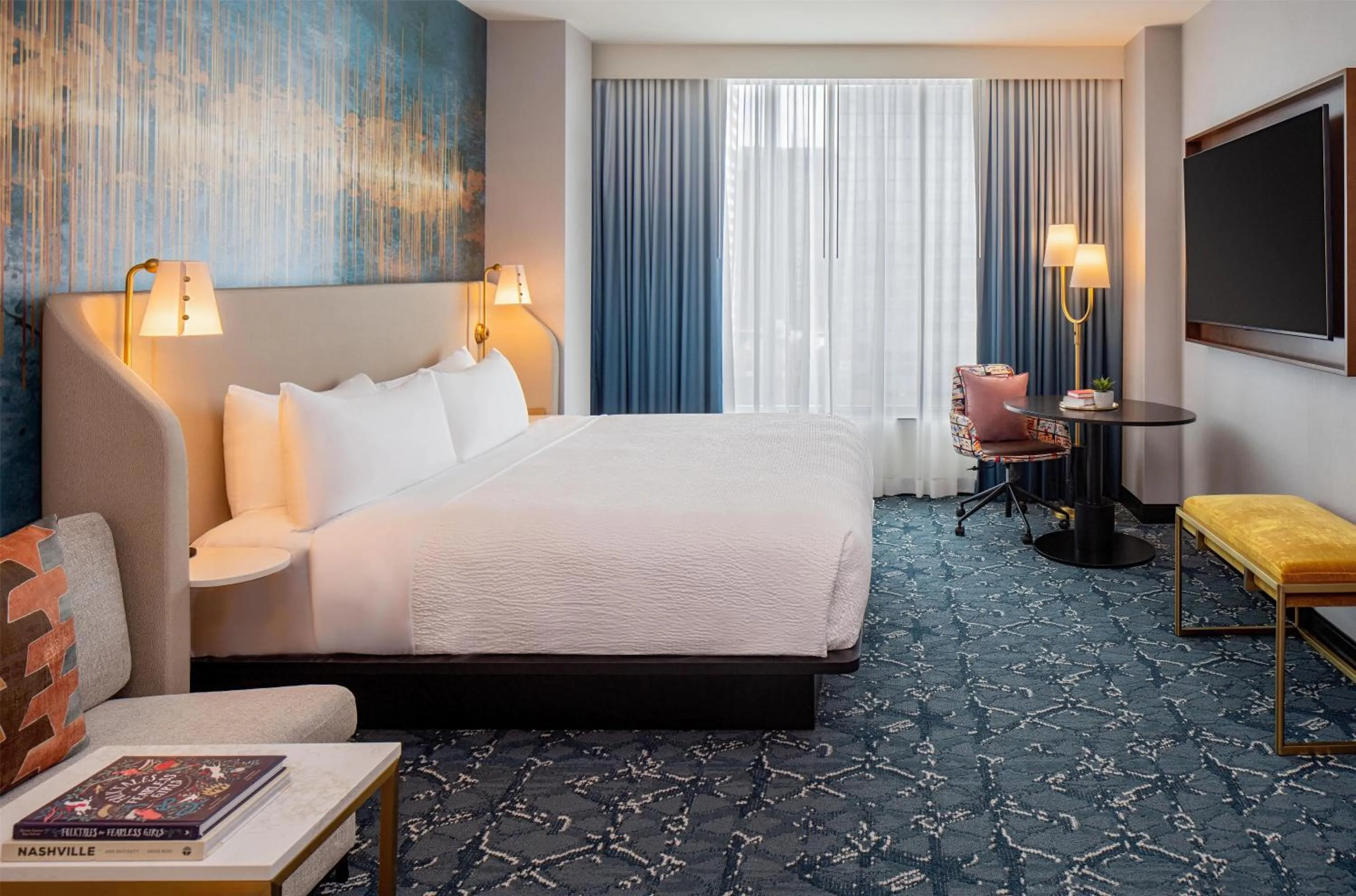 Bed in Tempo By Hilton Nashville Downtown