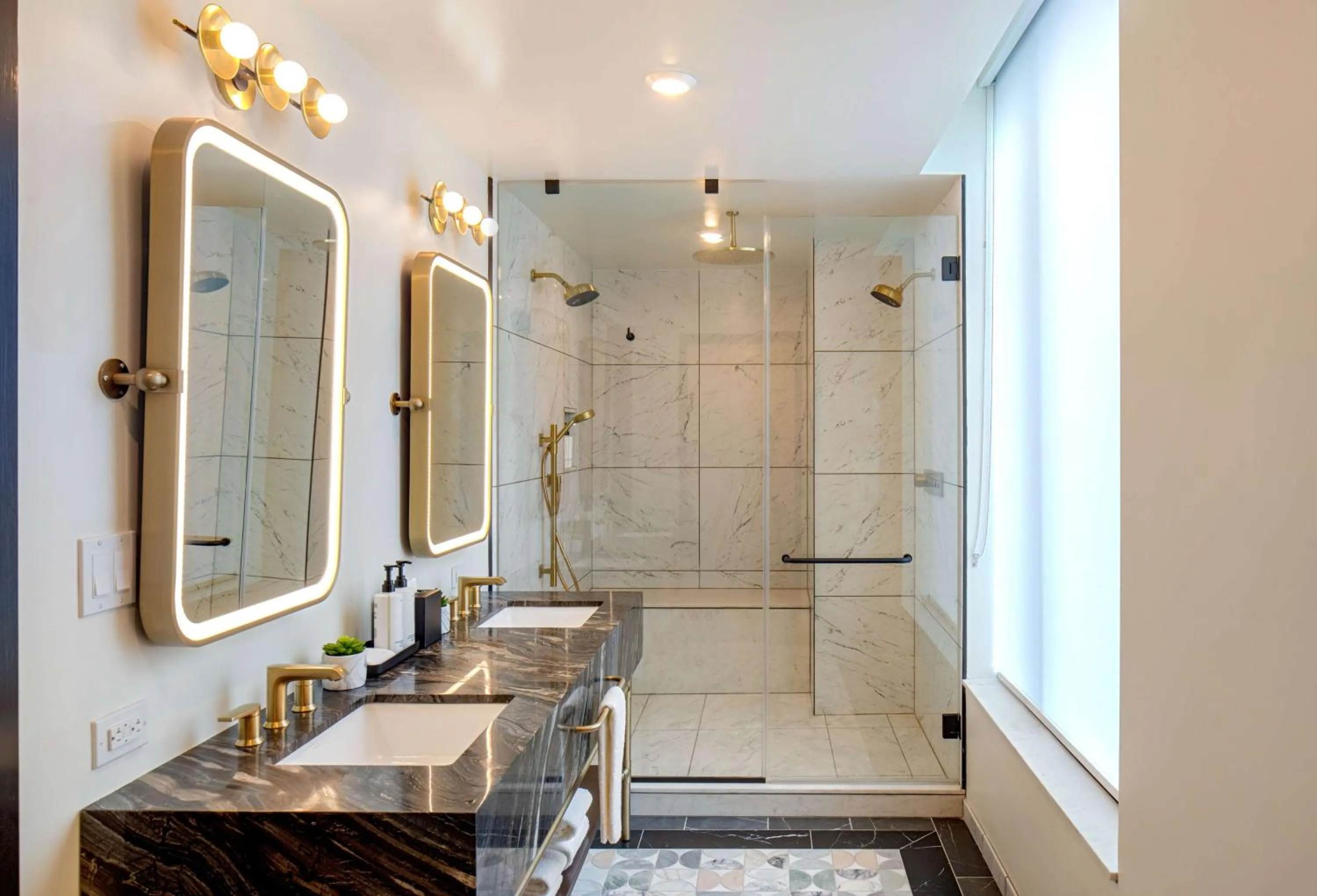 Bathroom in Tempo By Hilton Nashville Downtown