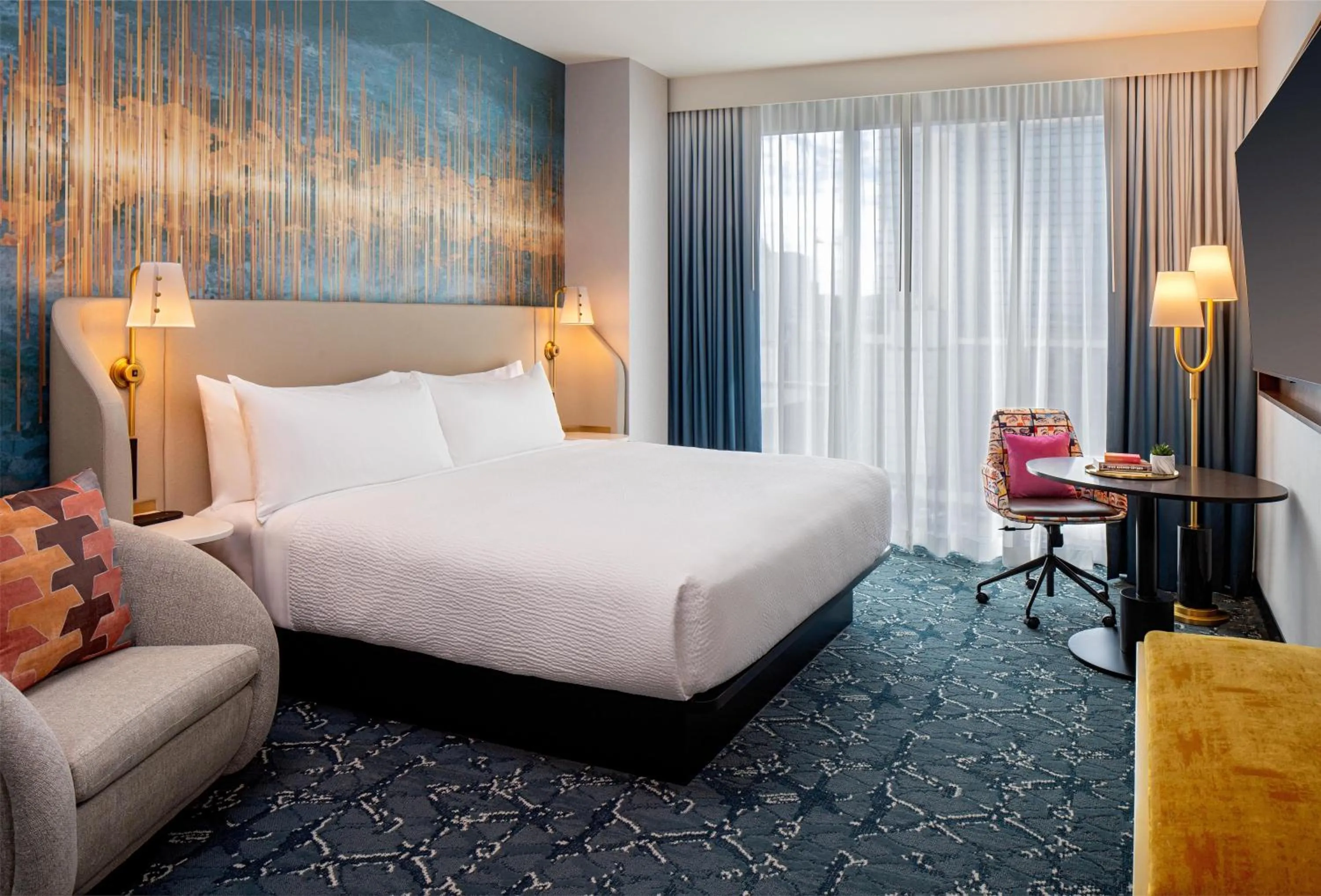 Photo of the whole room, Bed in Tempo By Hilton Nashville Downtown