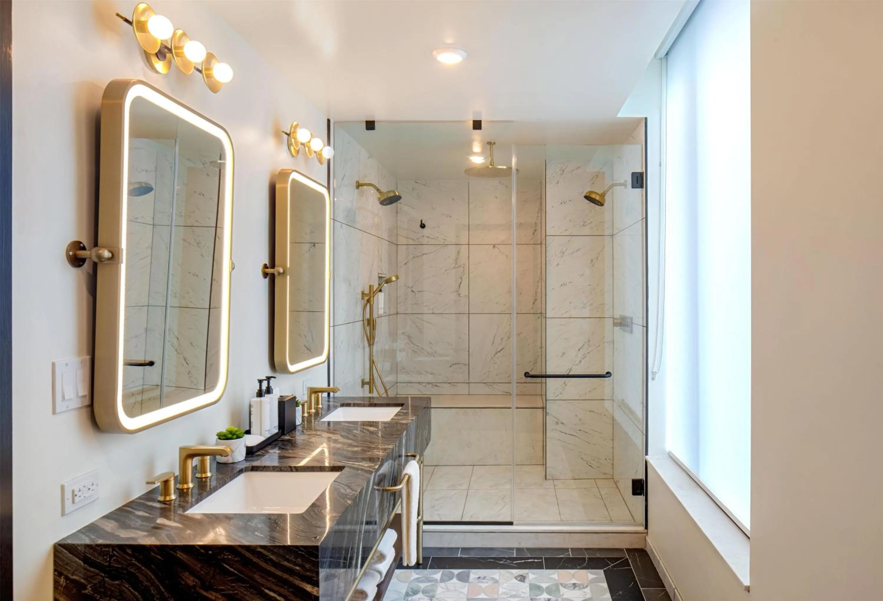 Bathroom in Tempo By Hilton Nashville Downtown