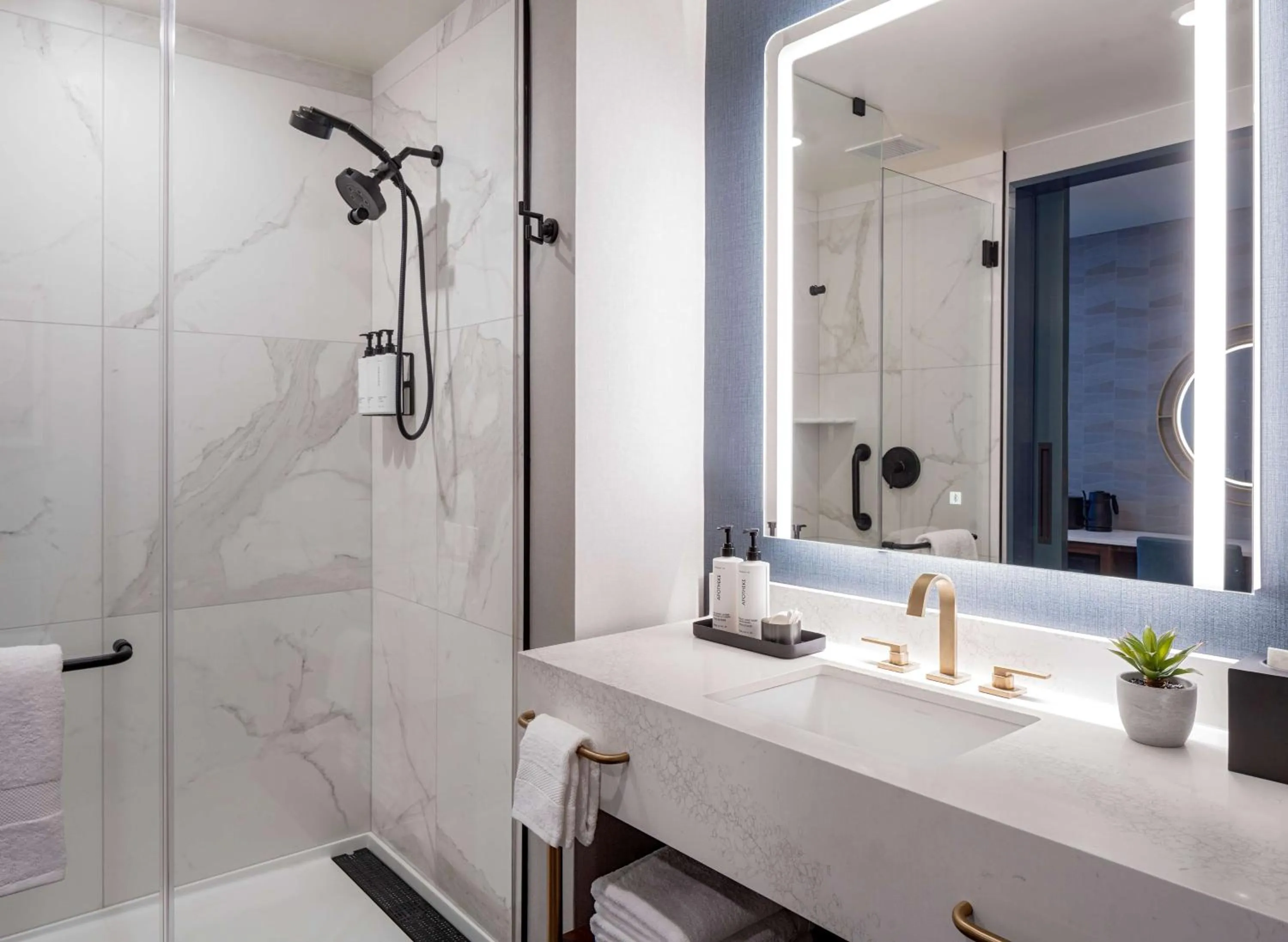 Bathroom in Tempo By Hilton Nashville Downtown