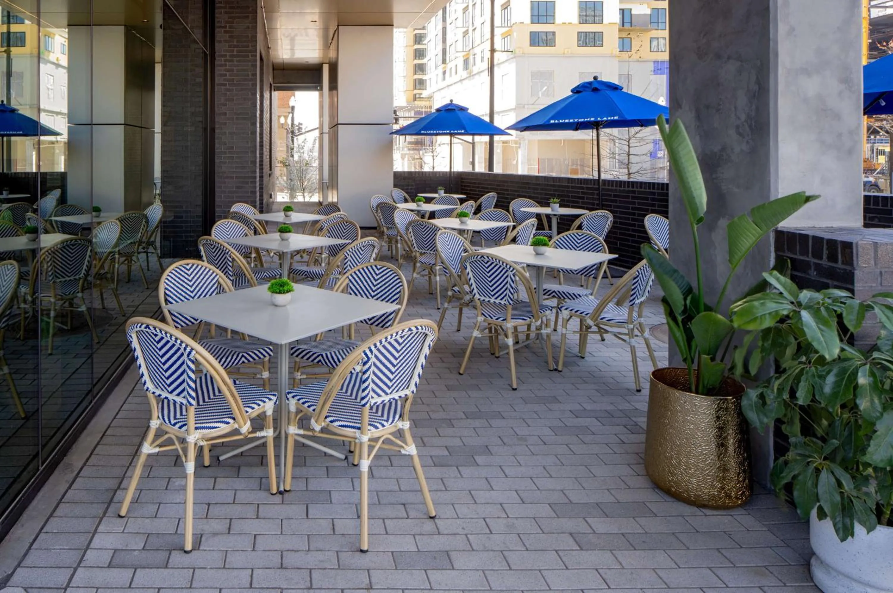 Restaurant/places to eat in Tempo By Hilton Nashville Downtown