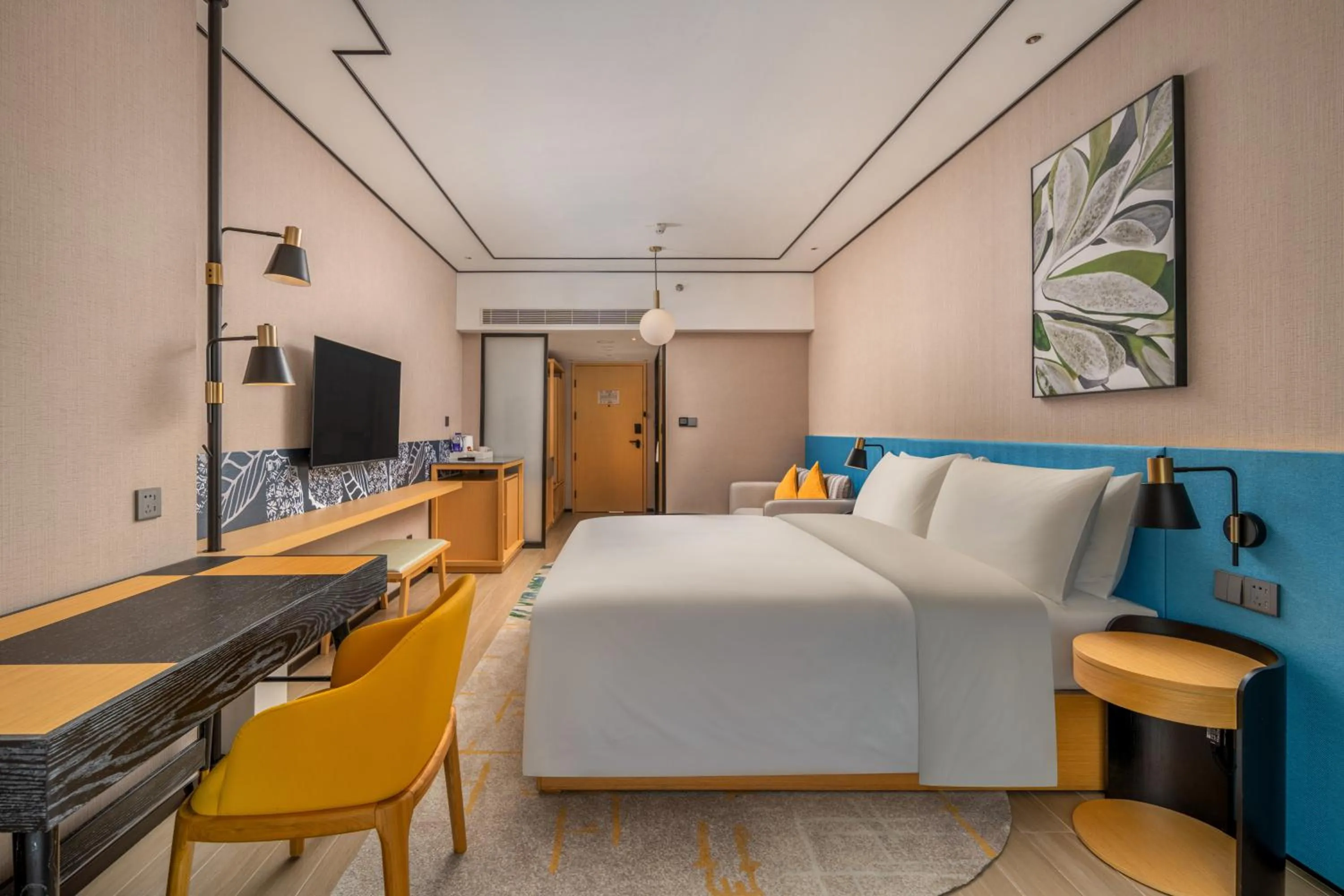 Bedroom, Bed in Hilton Garden Inn Guangzhou Airport Aerotropolis - Free shuttle to Airport