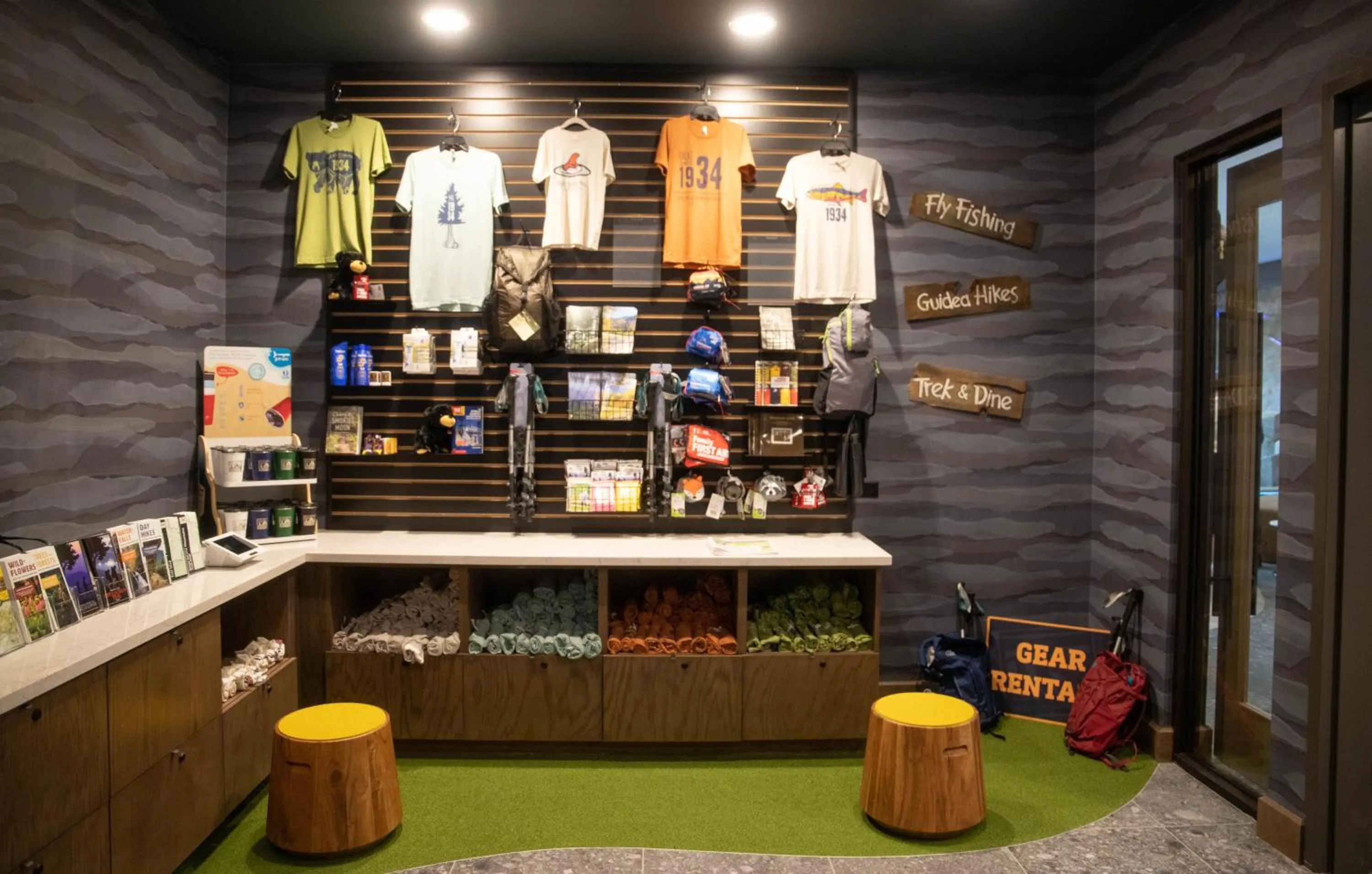 concierge in Embassy Suites By Hilton Gatlinburg Resort