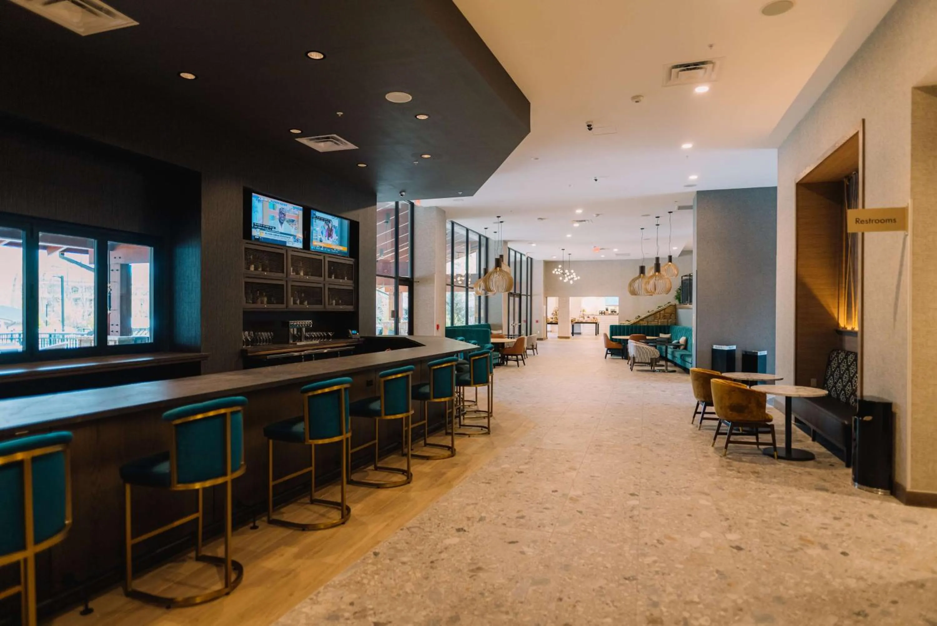 Restaurant/places to eat in Embassy Suites By Hilton Gatlinburg Resort