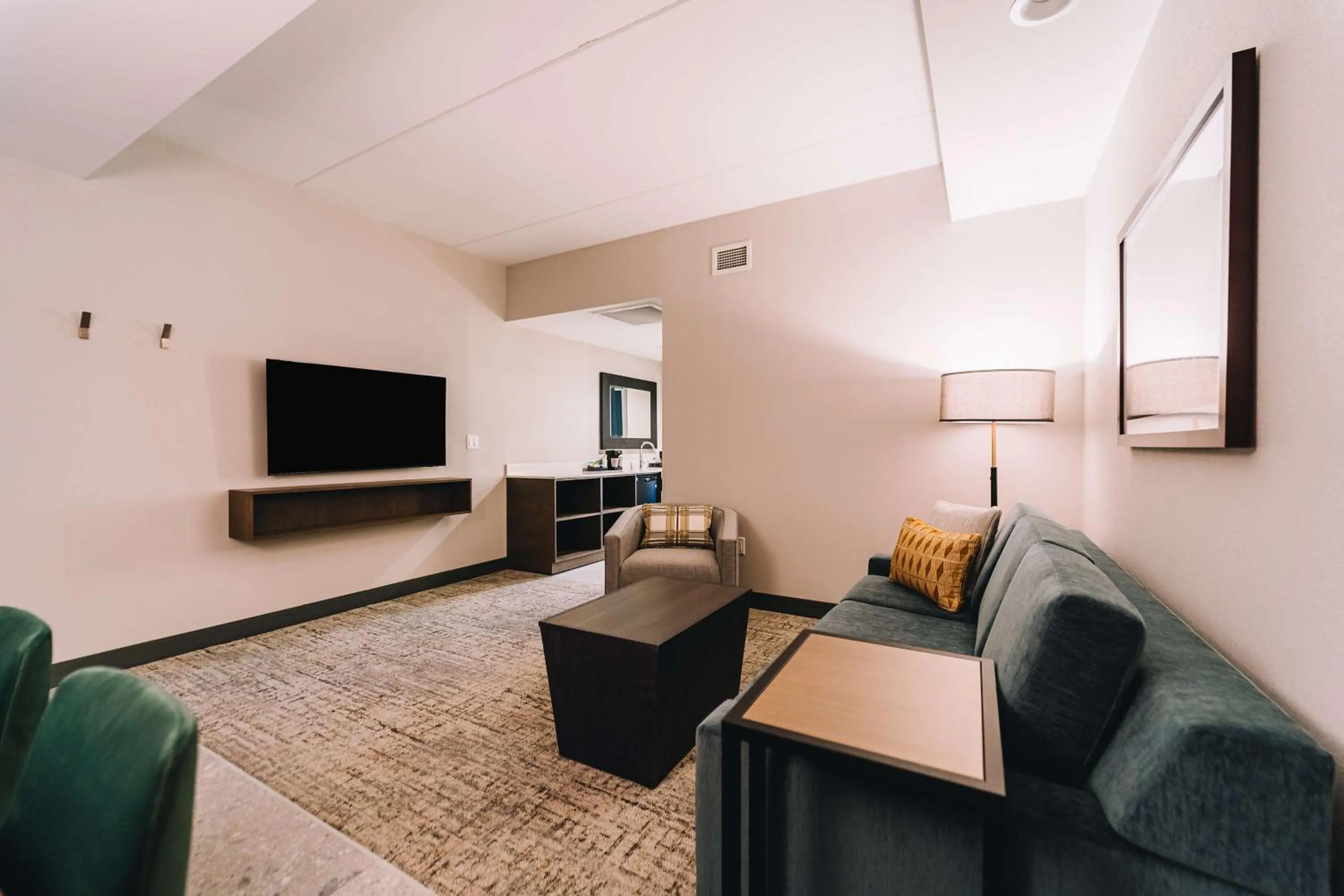 Living room in Embassy Suites By Hilton Gatlinburg Resort