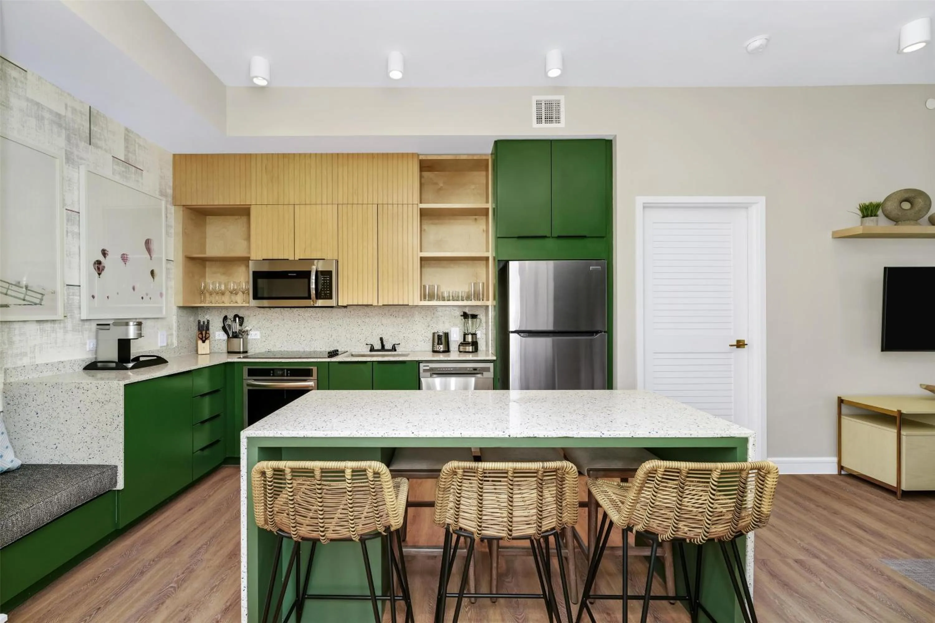 Kitchen or kitchenette in Embassy Suites By Hilton Orlando Sunset Walk