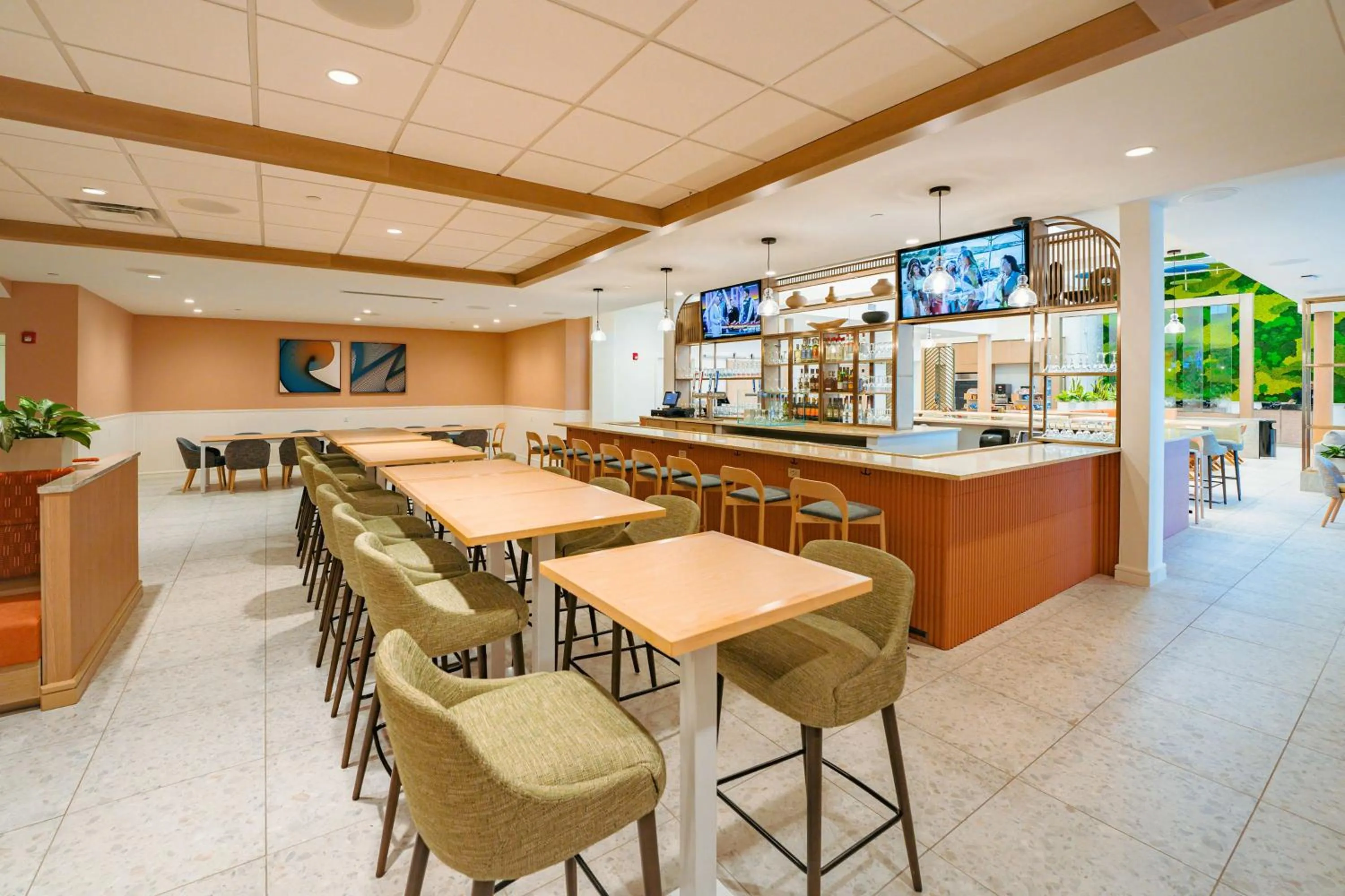 Restaurant/places to eat in Embassy Suites By Hilton Orlando Sunset Walk