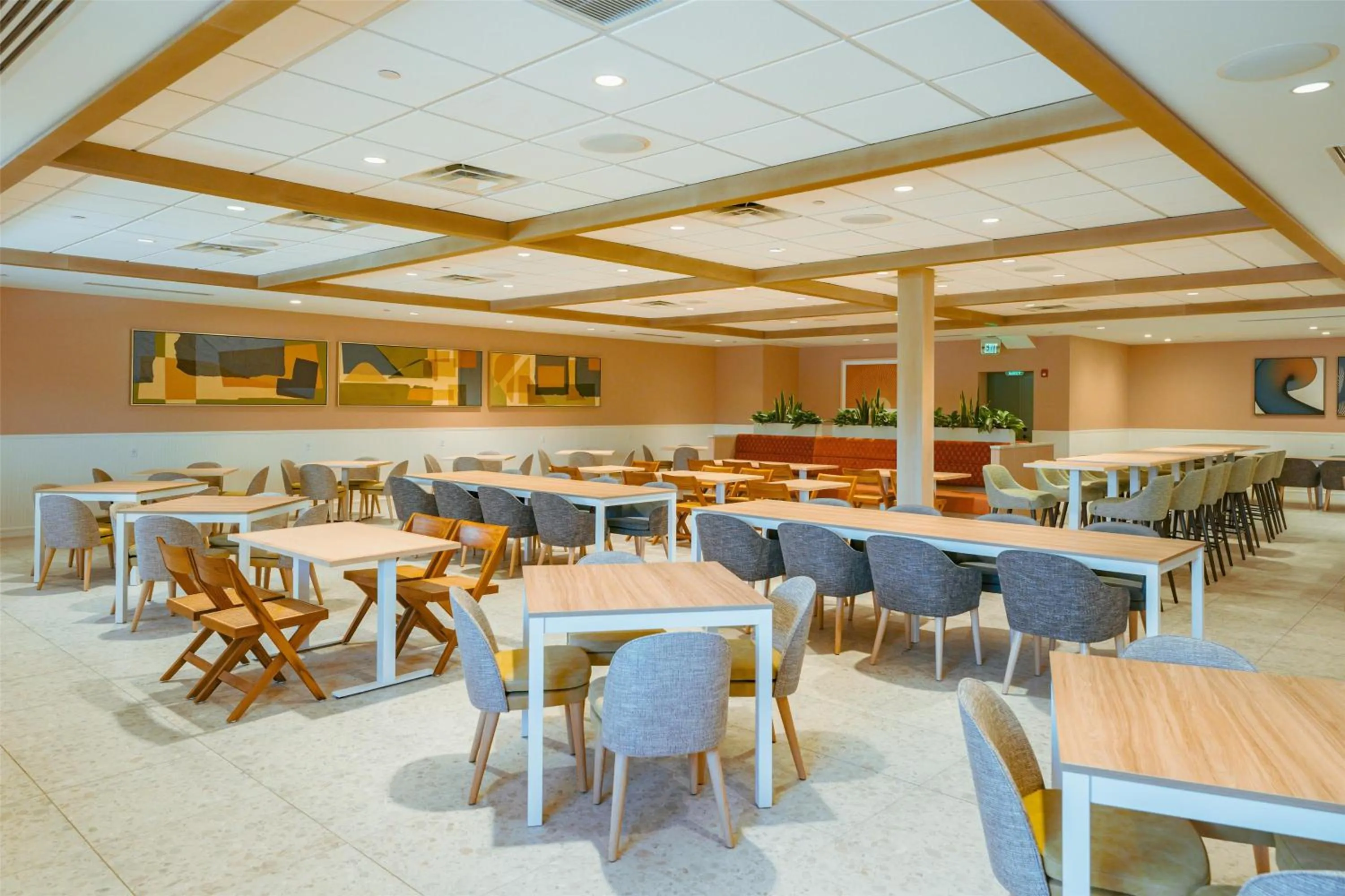 Restaurant/places to eat in Embassy Suites By Hilton Orlando Sunset Walk