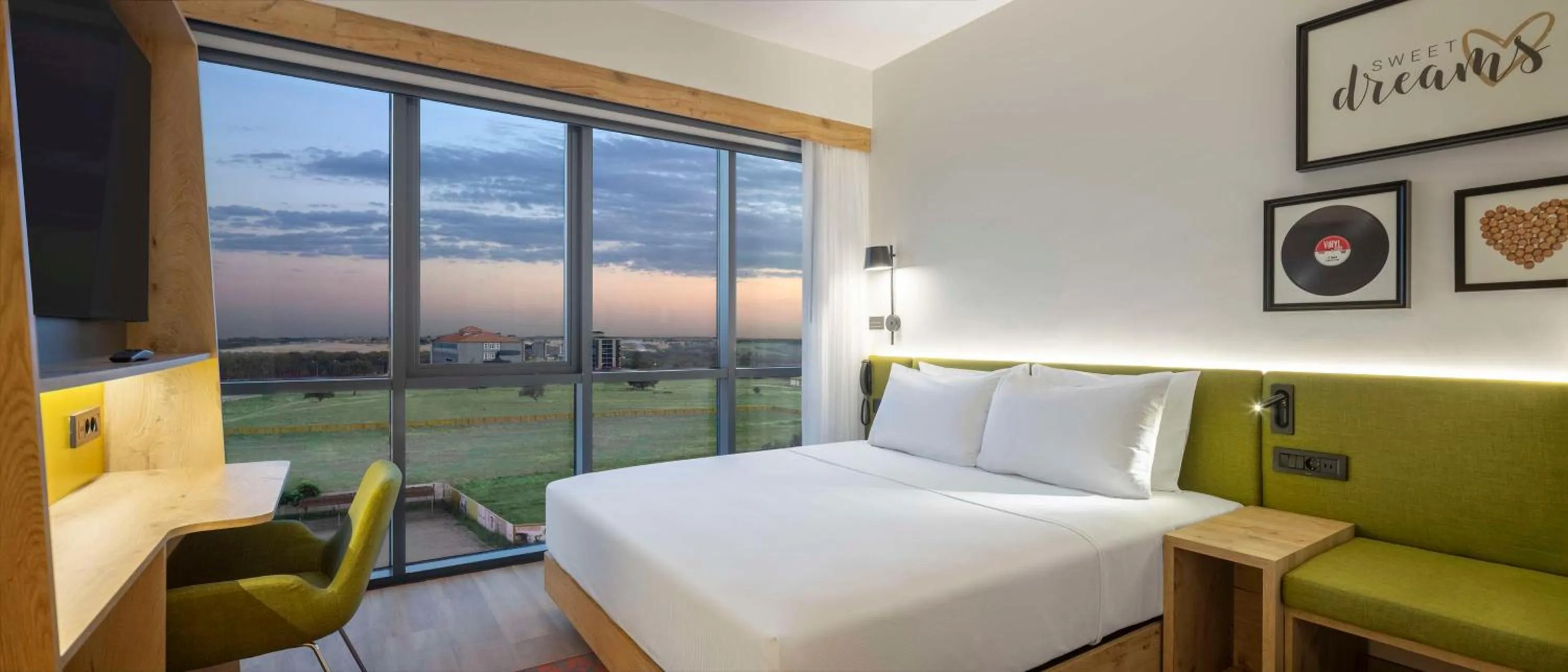 Bedroom, Bed in Hampton By Hilton Cerkezkoy
