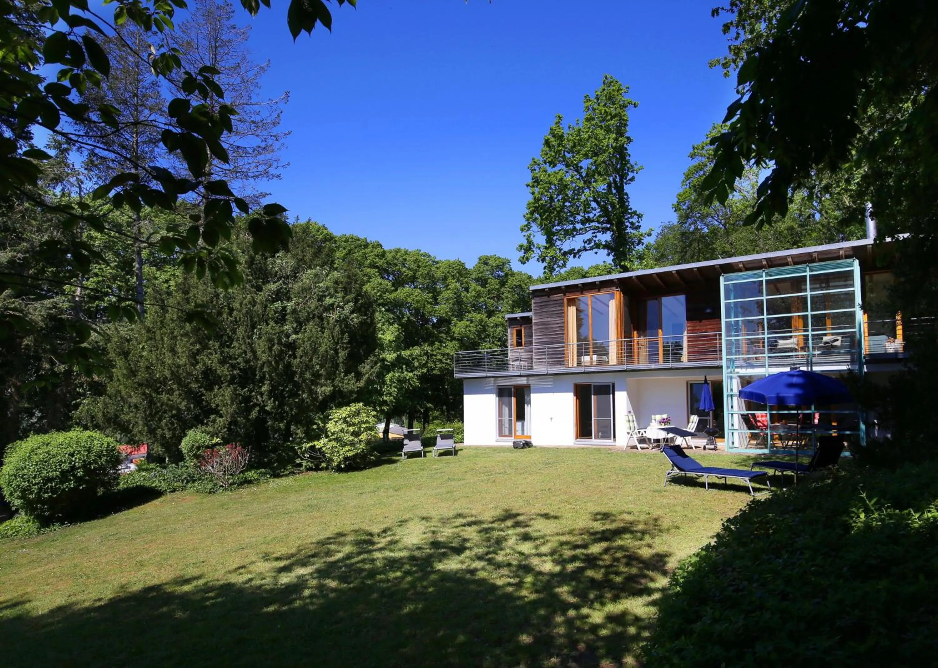 Property building in Villa Tannenweg
