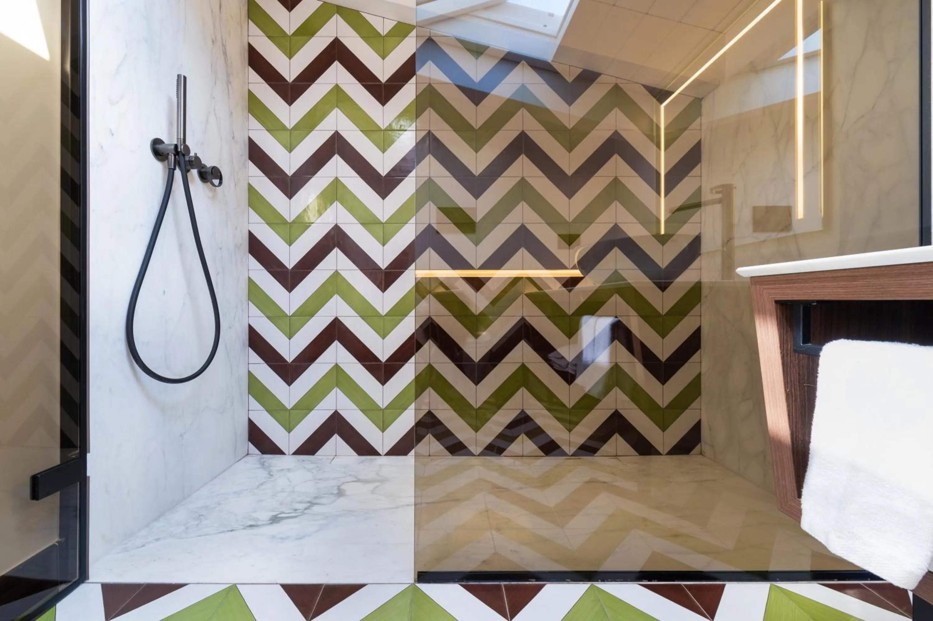 Shower in Gargiulo Resort