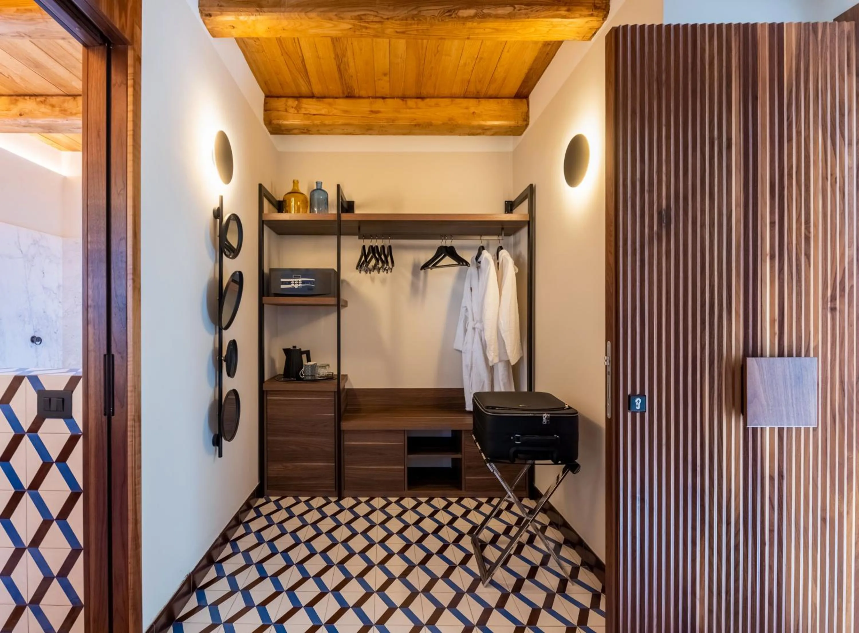 safe in Gargiulo Resort