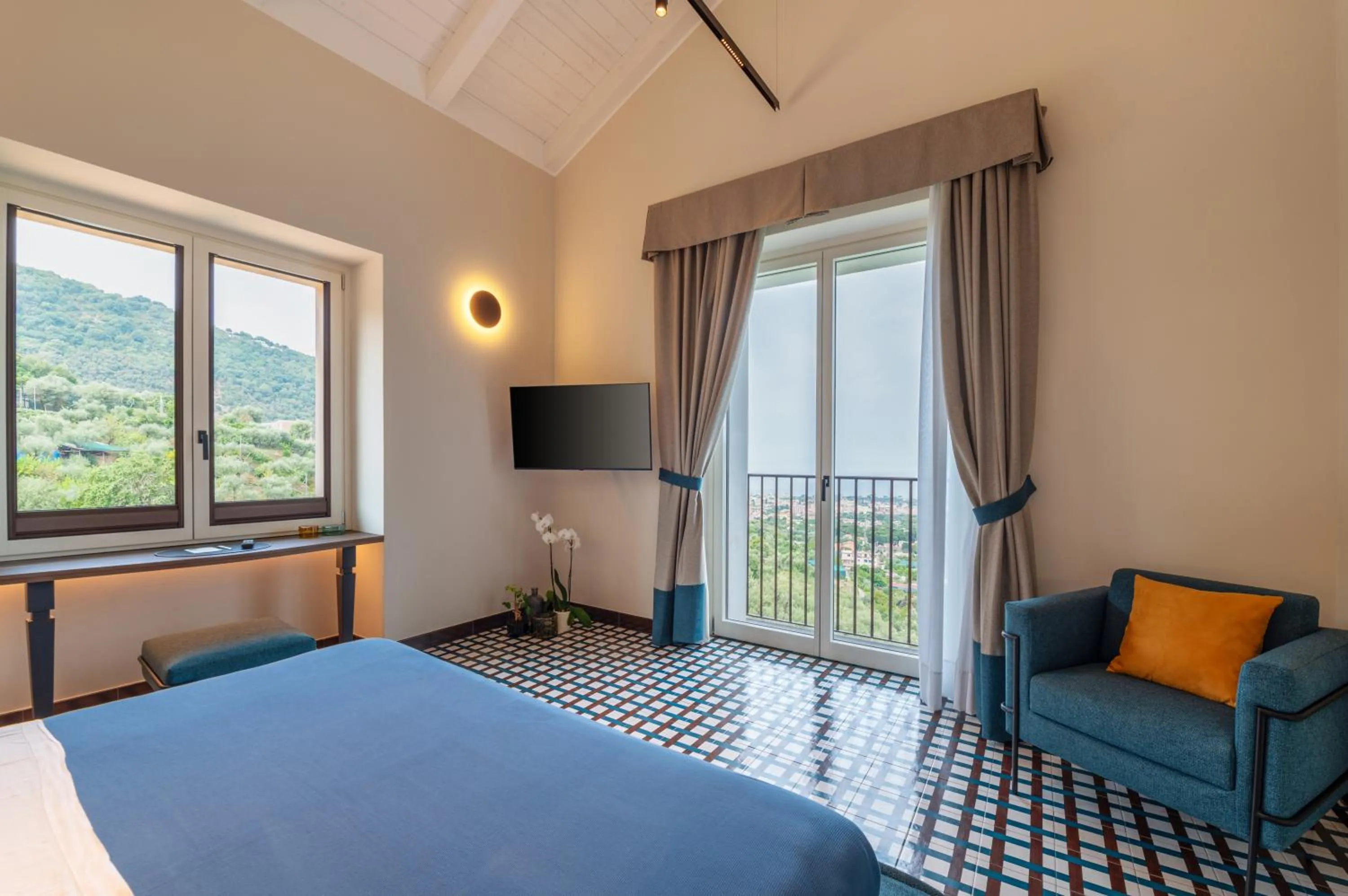 View (from property/room), Bed in Gargiulo Resort