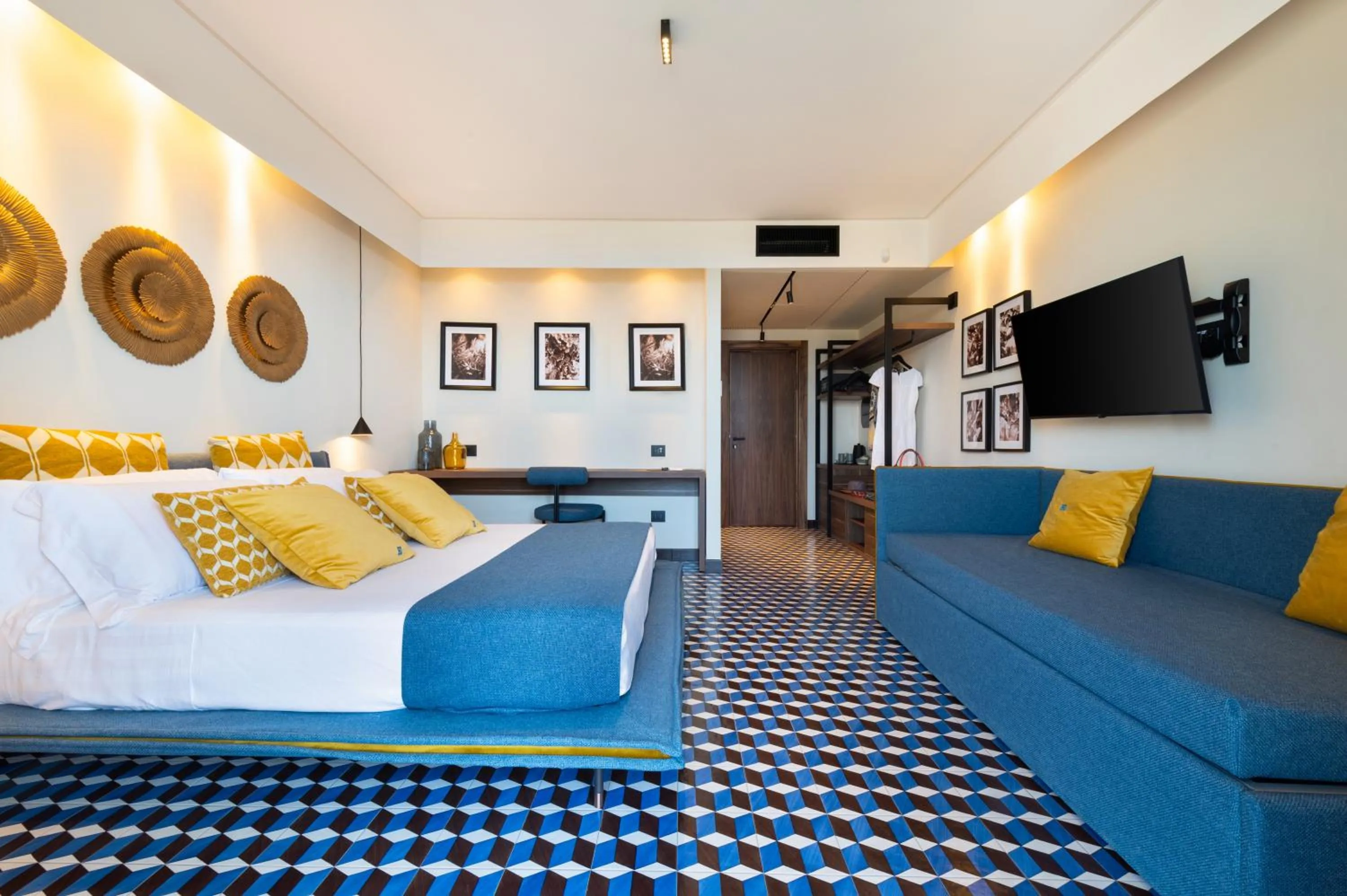 Communal lounge/ TV room in Gargiulo Resort