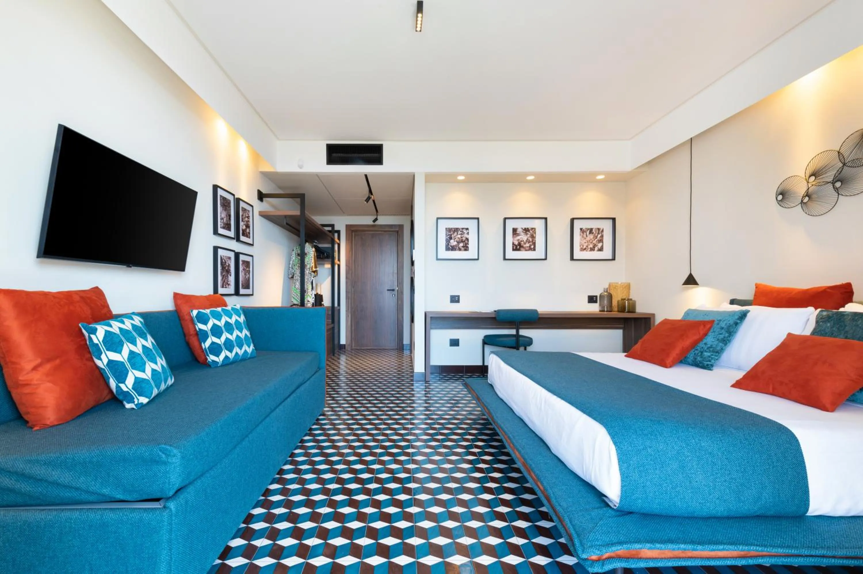 TV and multimedia, Bed in Gargiulo Resort