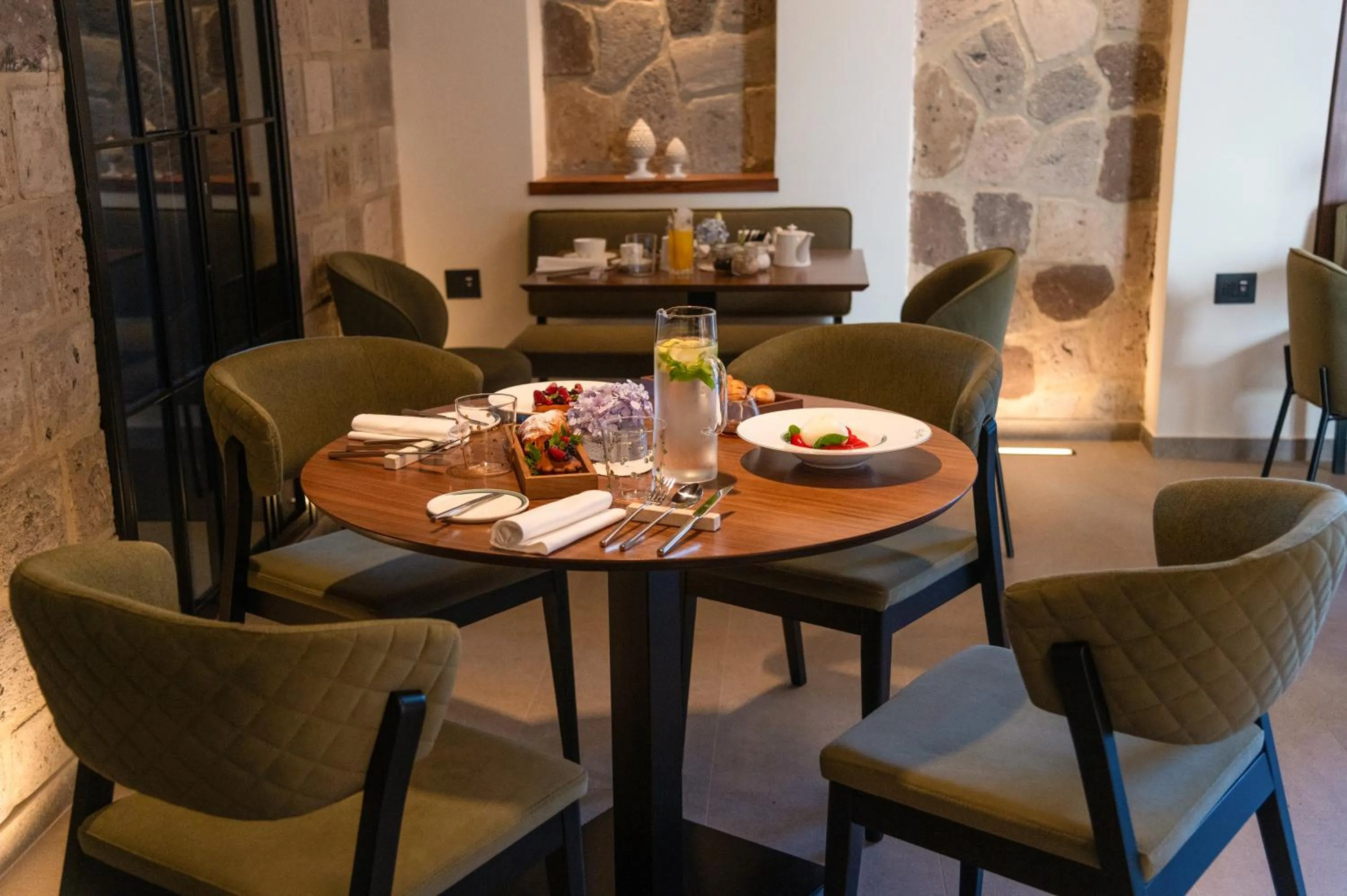 Restaurant/places to eat in Gargiulo Resort