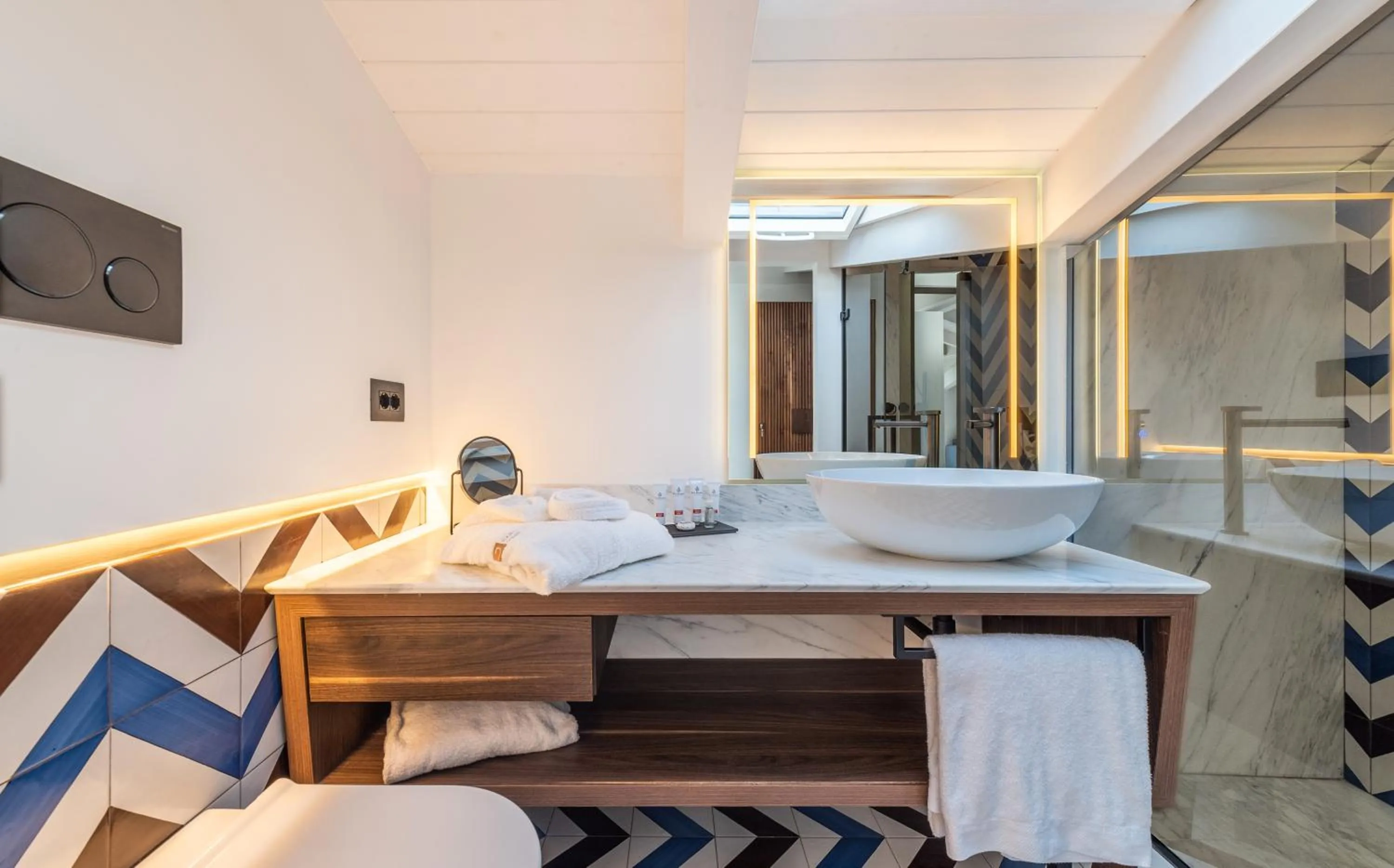 Bathroom, Bed in Gargiulo Resort