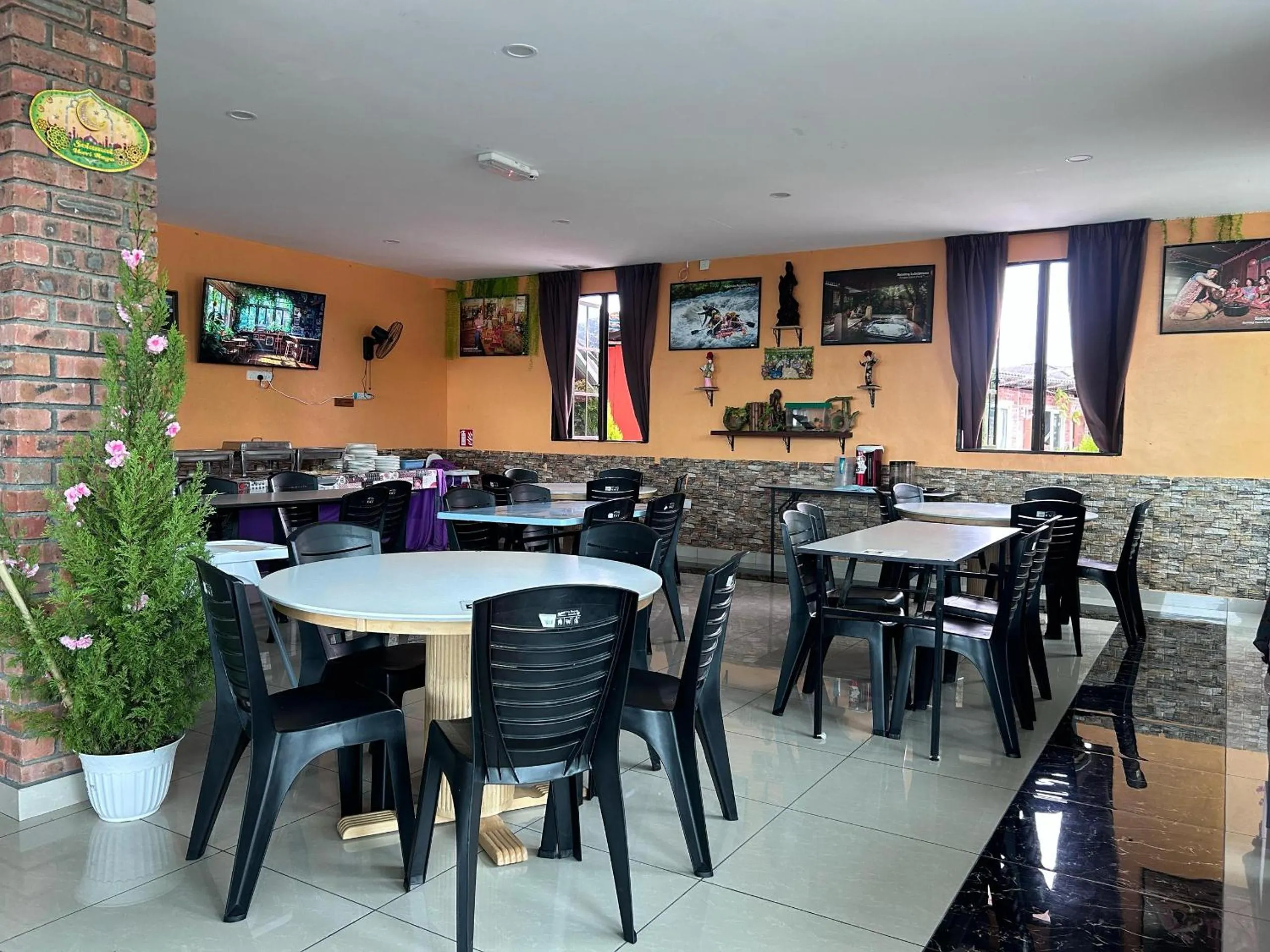 Restaurant/places to eat in Tekoma Hotel Cameron Highlands