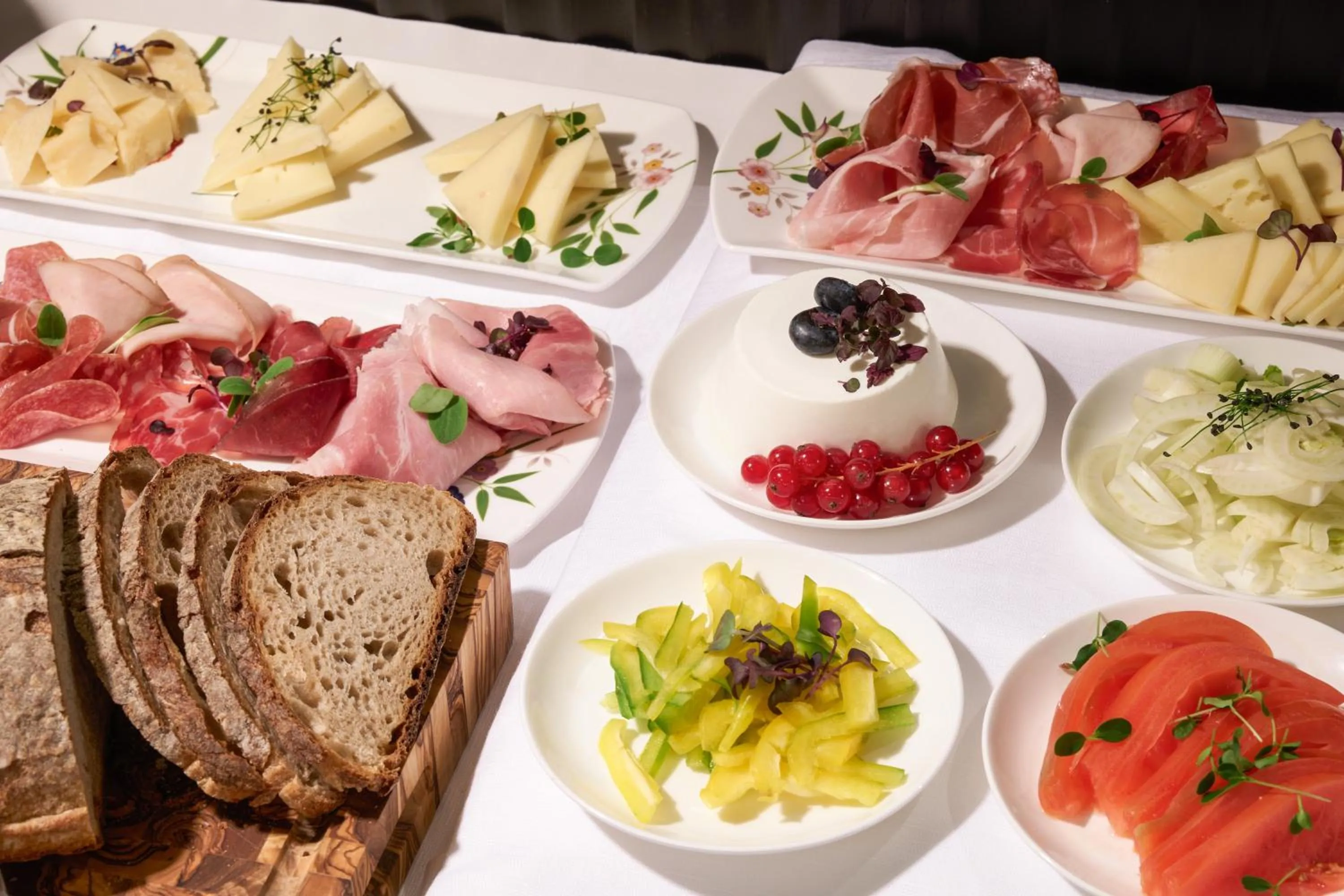 Buffet breakfast in TB Place Roma