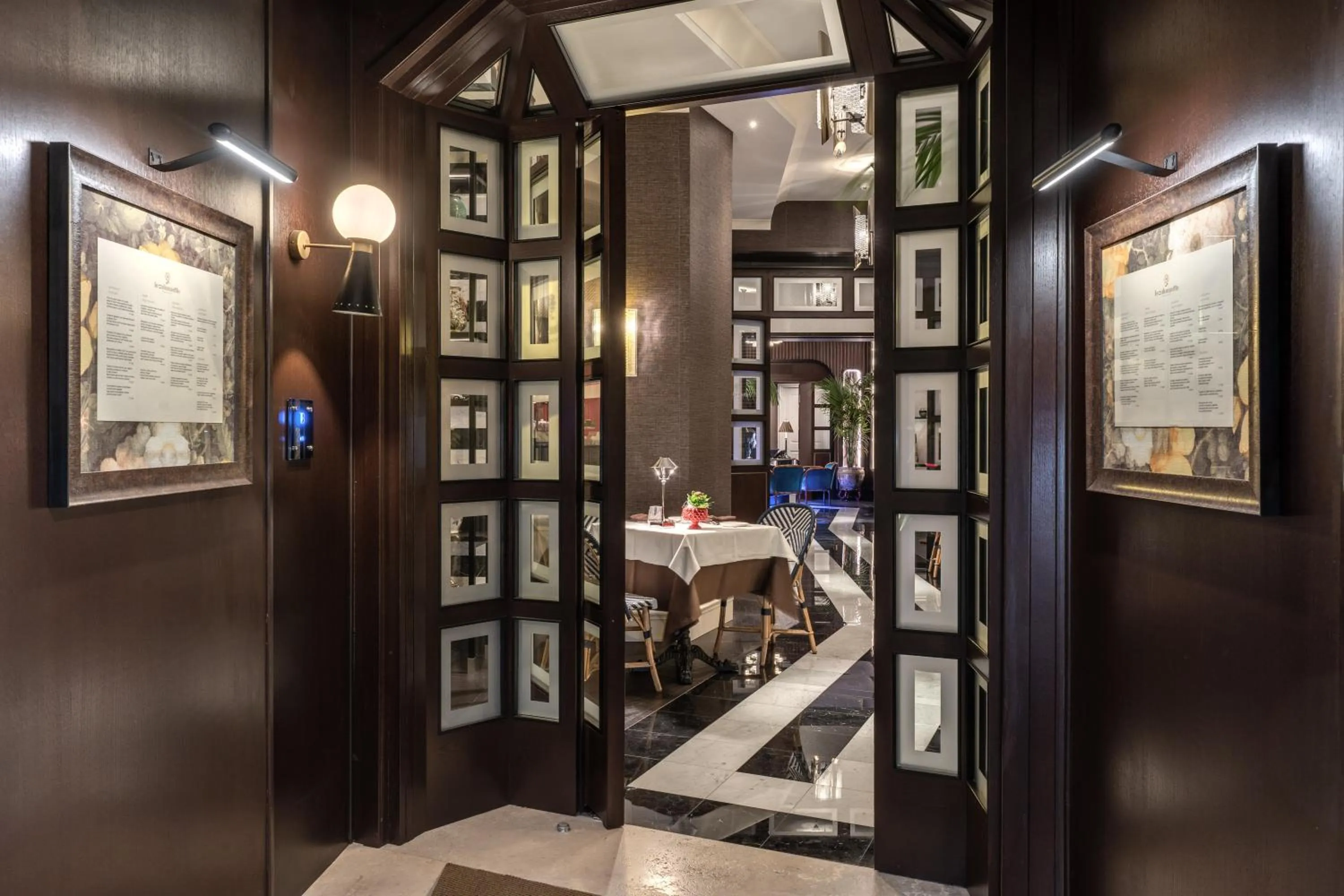 Restaurant/places to eat in TB Place Roma