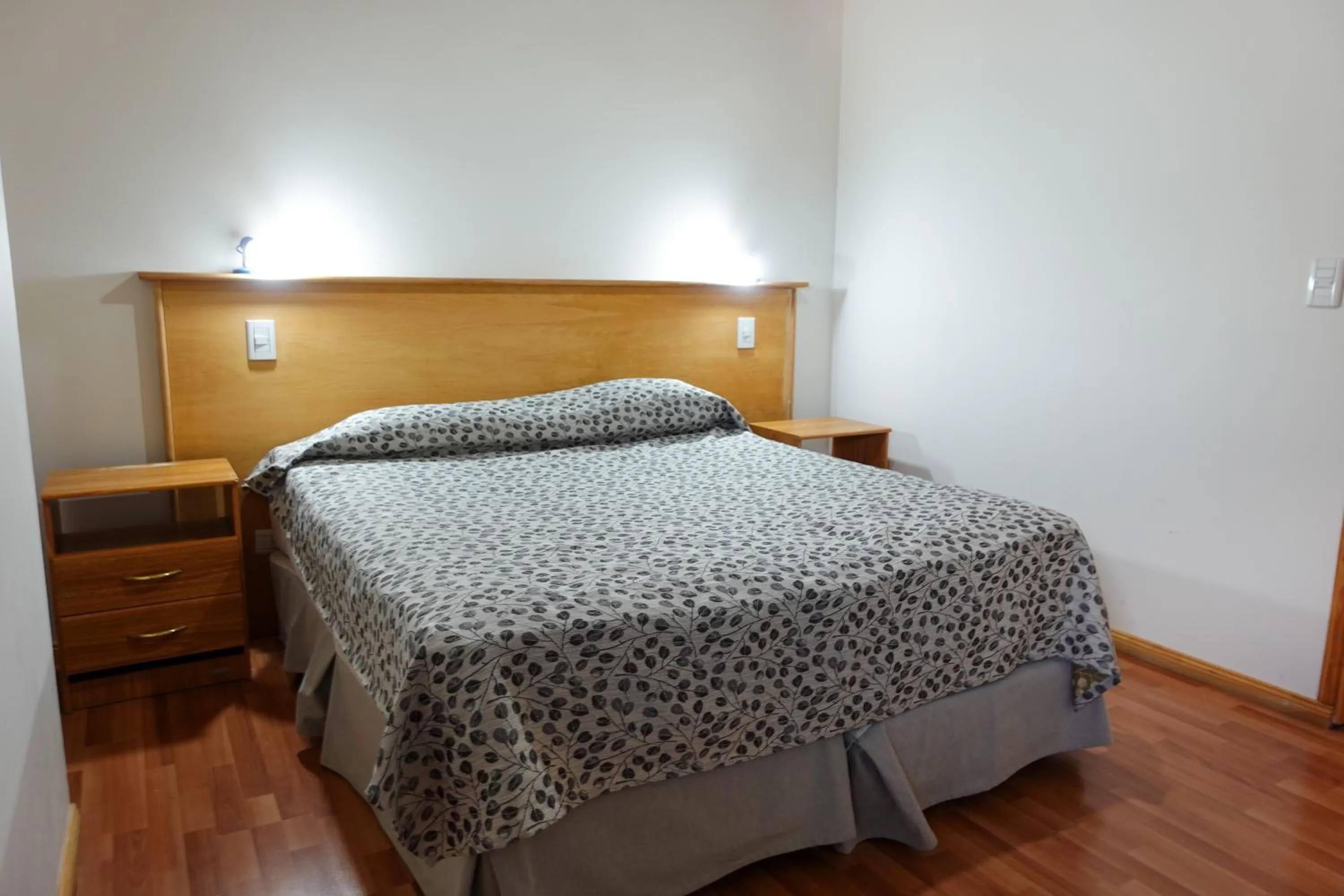 Text overlay, Bed in Choconcito Apart Hotel