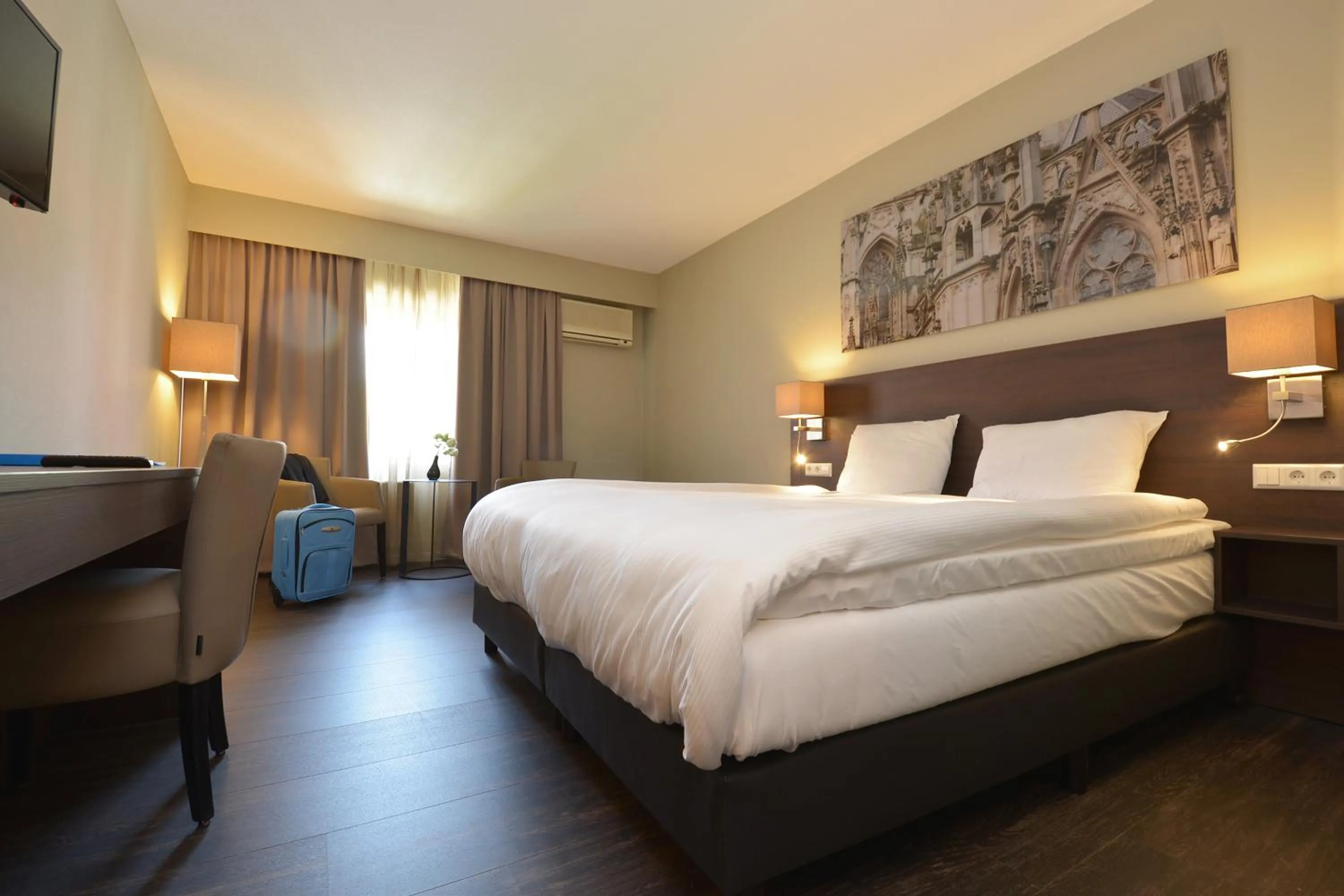 Photo of the whole room, Bed in Fletcher Hotel-Restaurant ‘s-Hertogenbosch