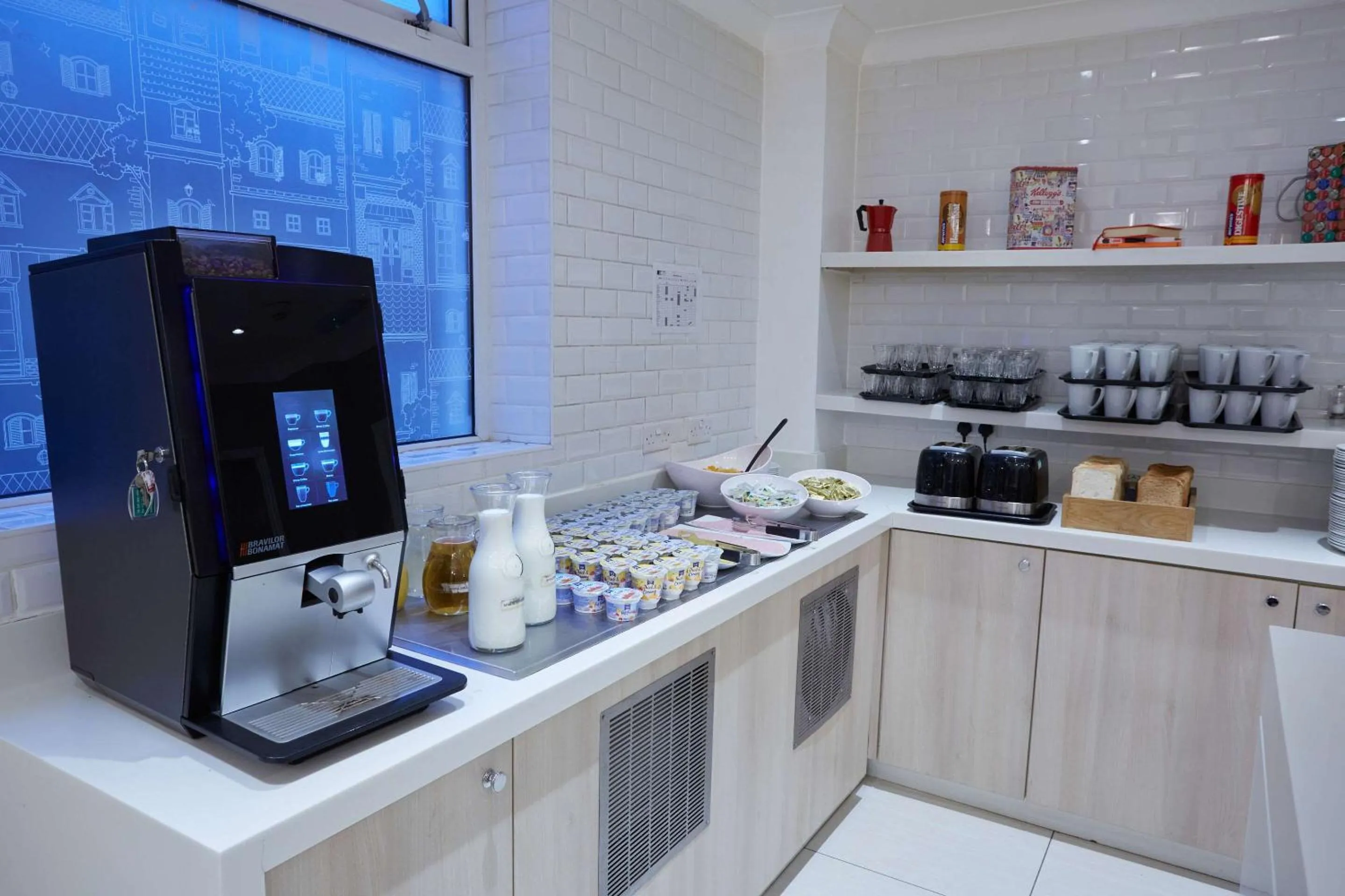 Breakfast in Comfort Inn Victoria