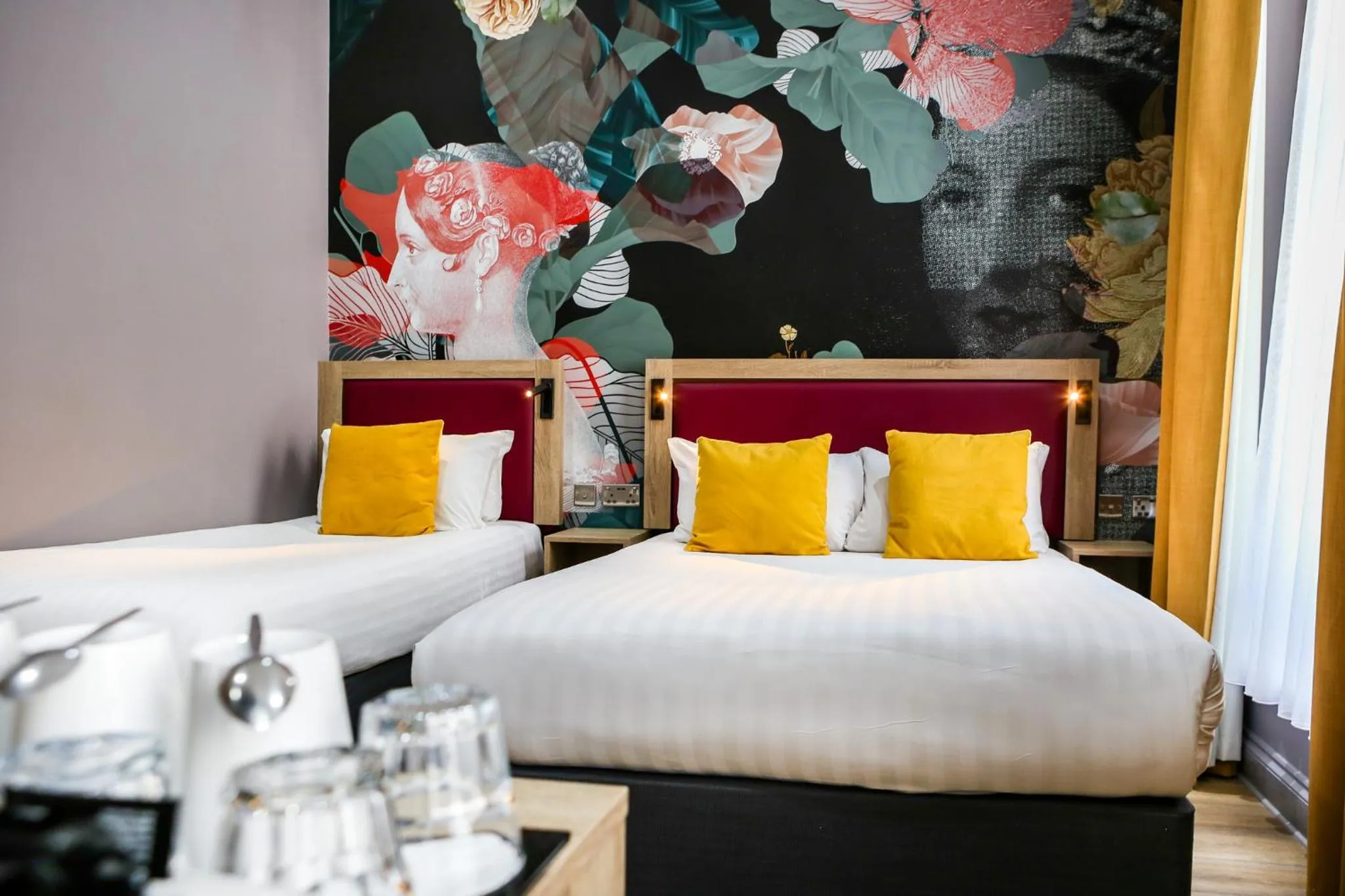 Bed in Comfort Inn Victoria