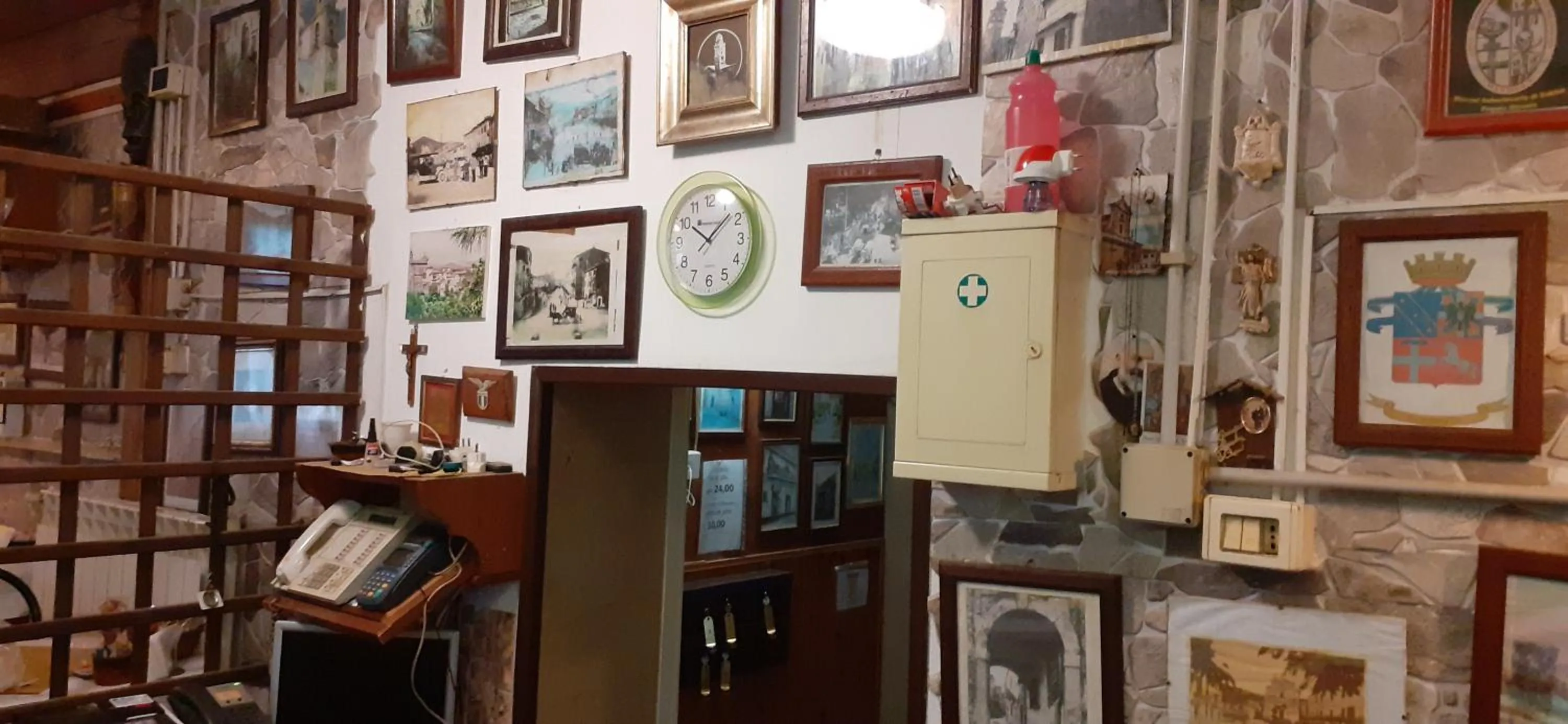 View (from property/room), Library in Albergo Da Peppino