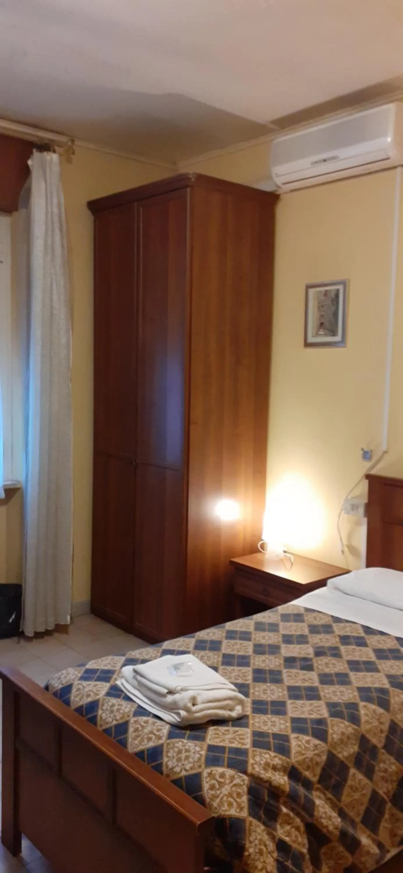 wardrobe in Albergo Da Peppino
