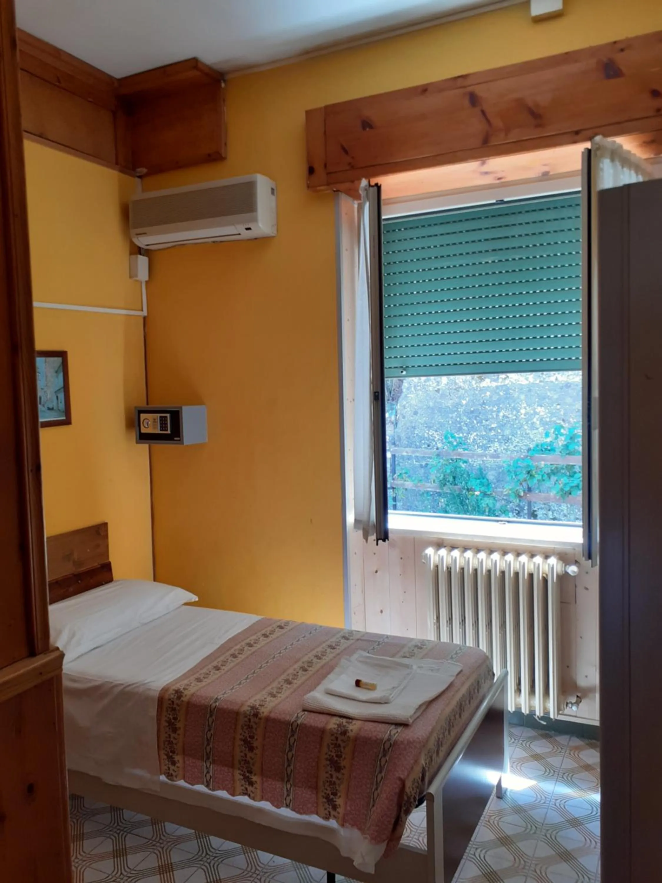 Photo of the whole room in Albergo Da Peppino