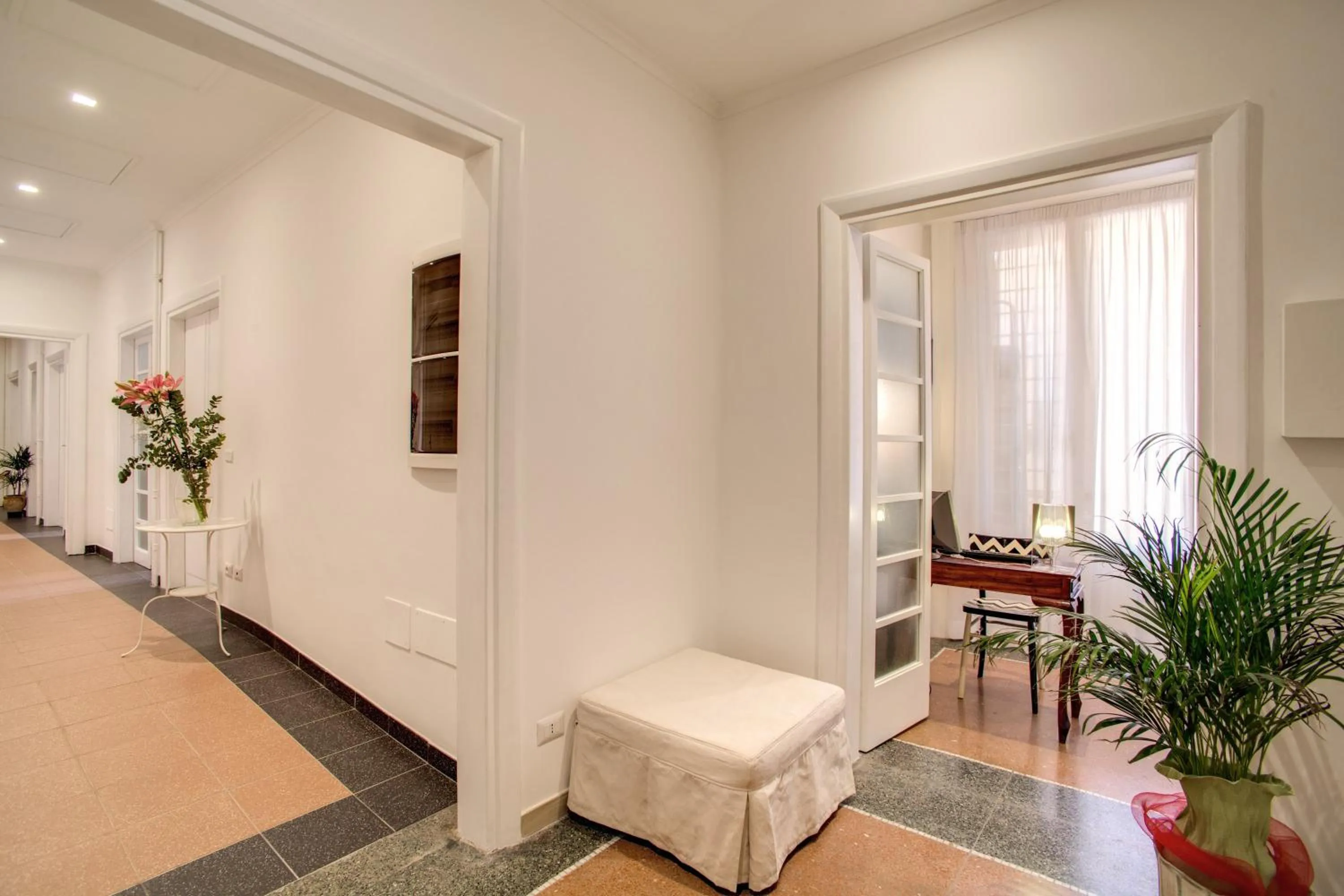 Decorative detail in Roma In Una Stanza Guesthouse