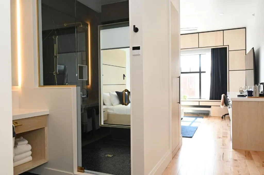 Bed in Cribs on Main