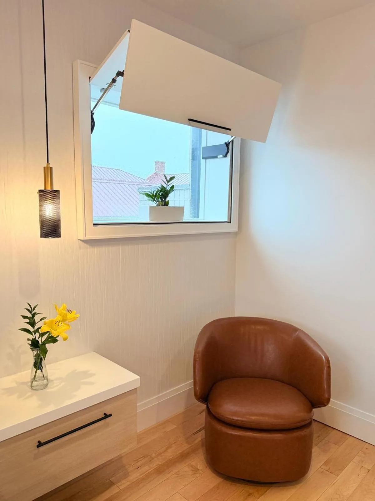 Seating area in Cribs on Main