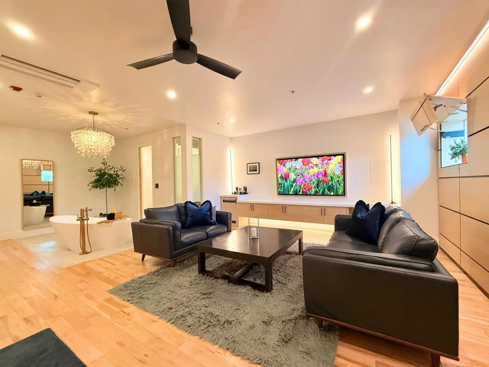 Bedroom in Cribs on Main