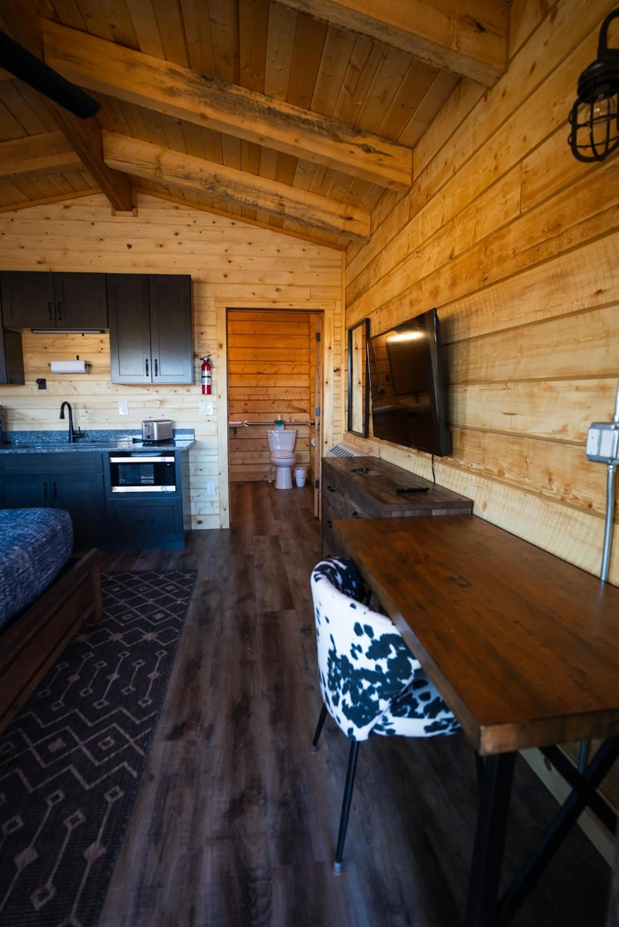 Living room in Muddy Creek Mining Company