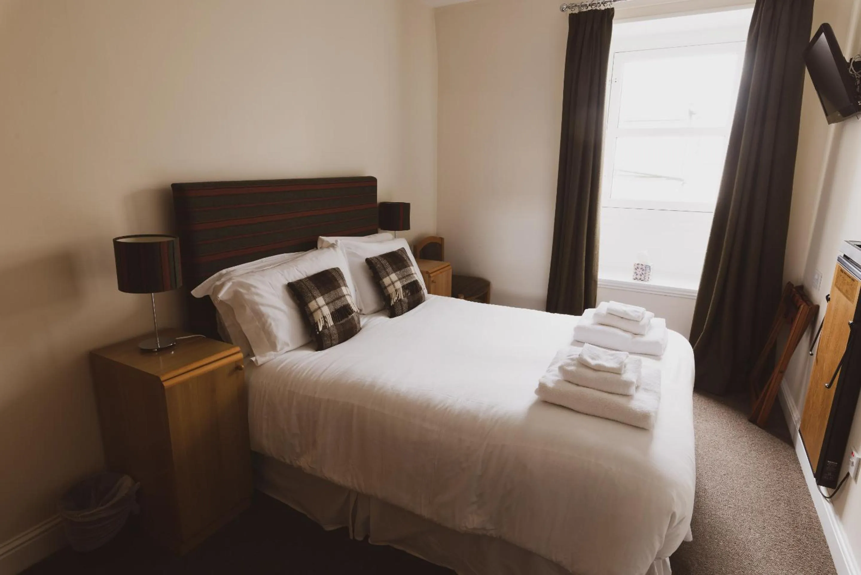 Bedroom, Bed in Scalloway Hotel