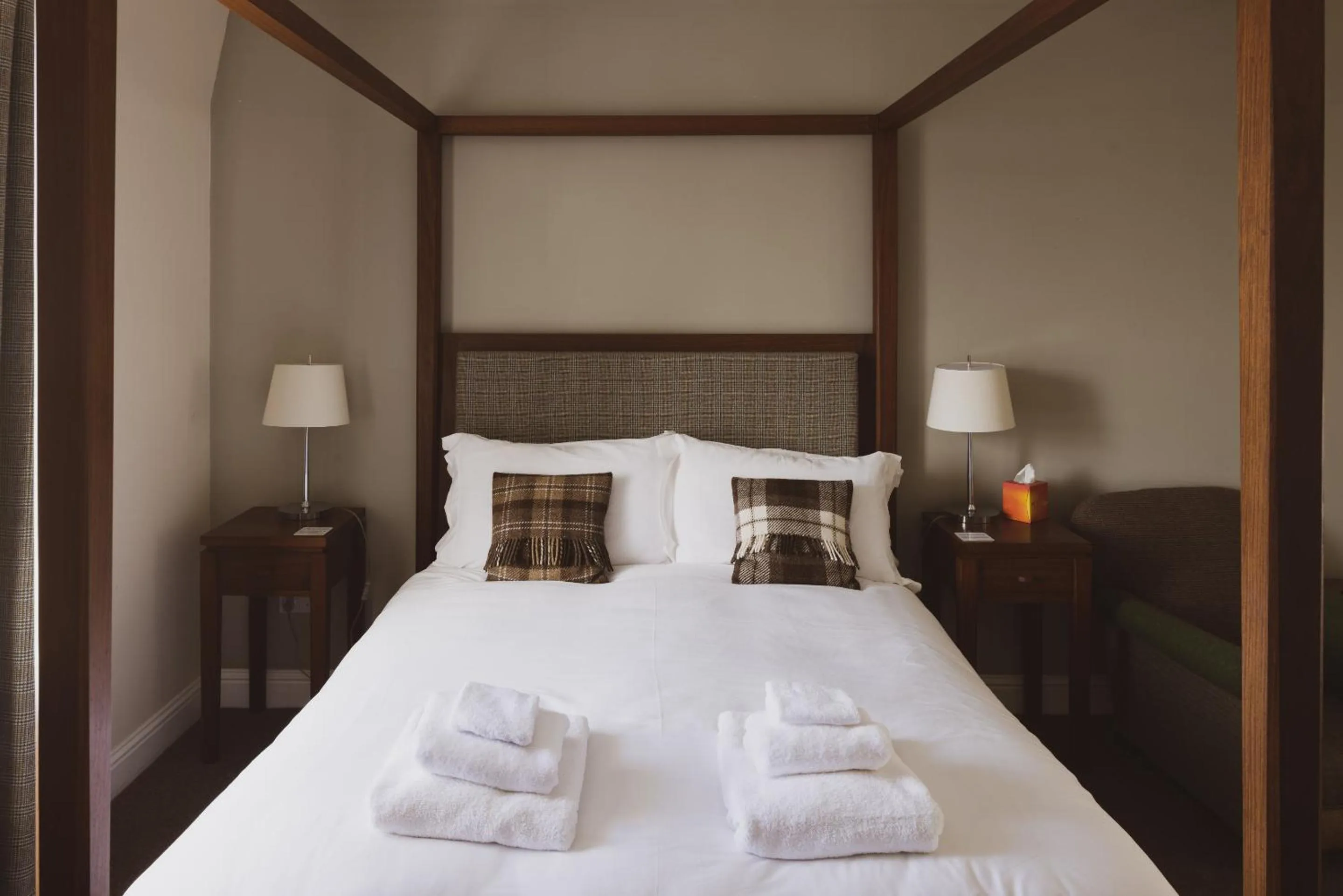 Bedroom, Bed in Scalloway Hotel