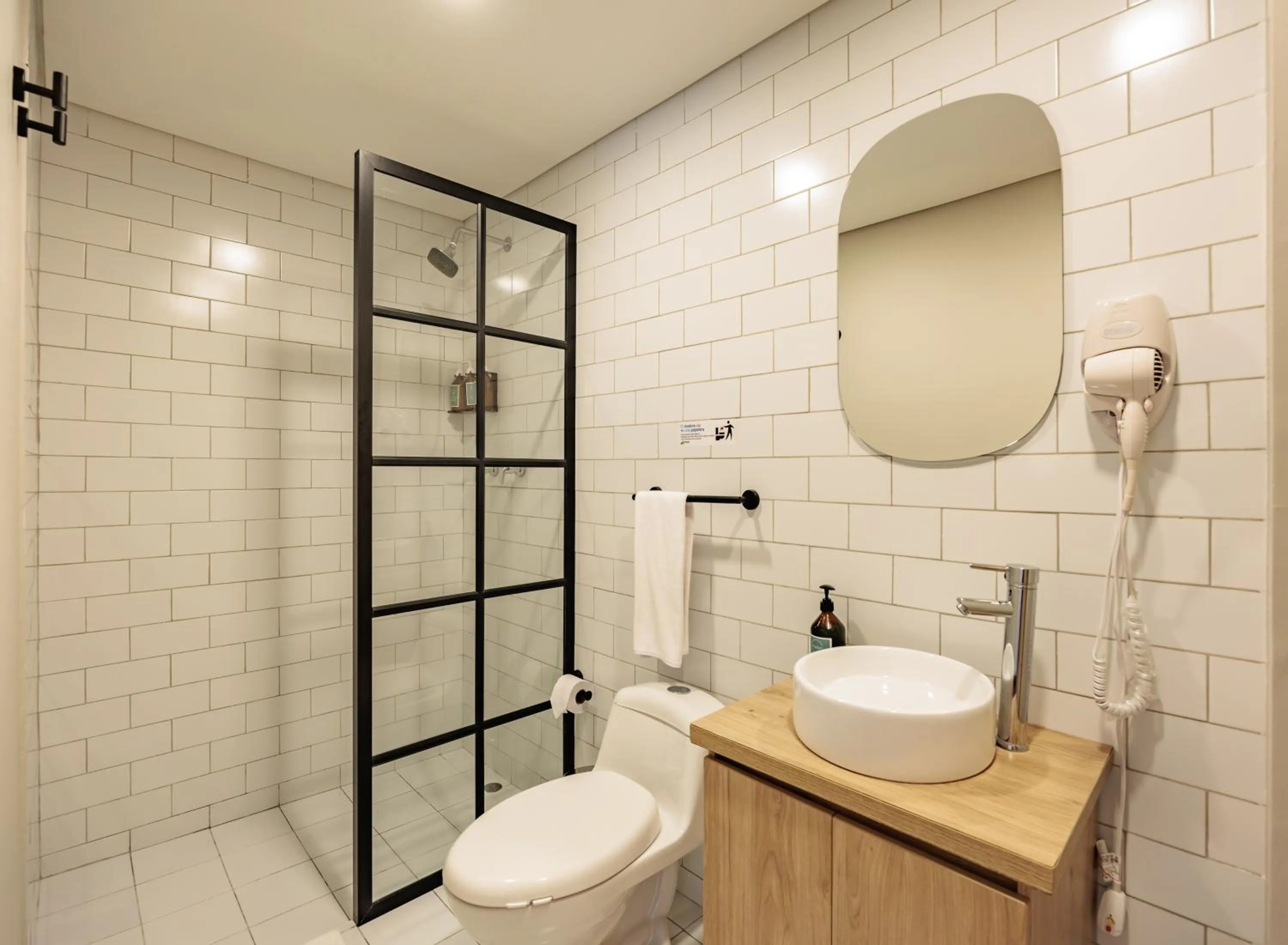 Shower in The Somos Flats Laureles