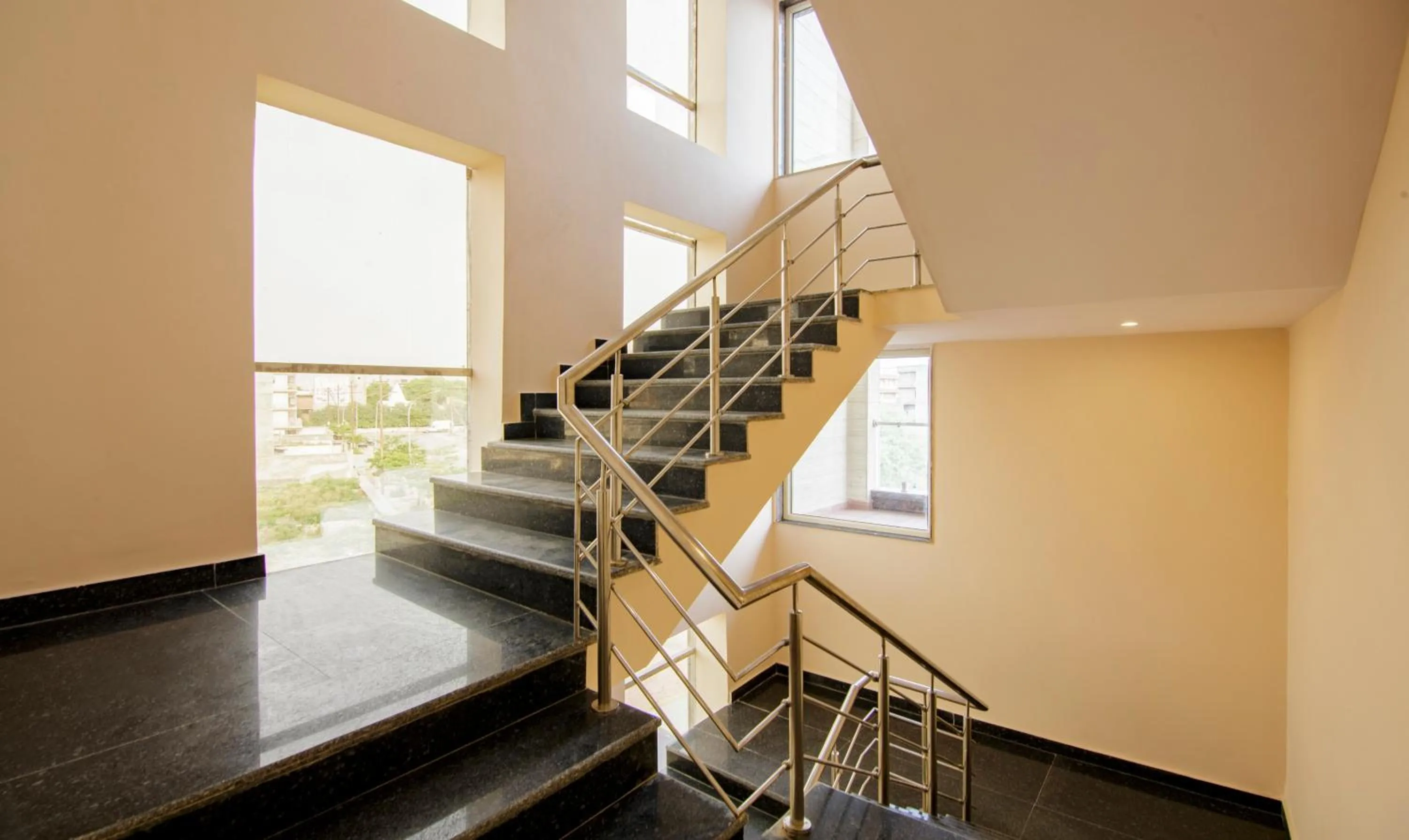 Lobby or reception in Treebo Grand Vista - 62