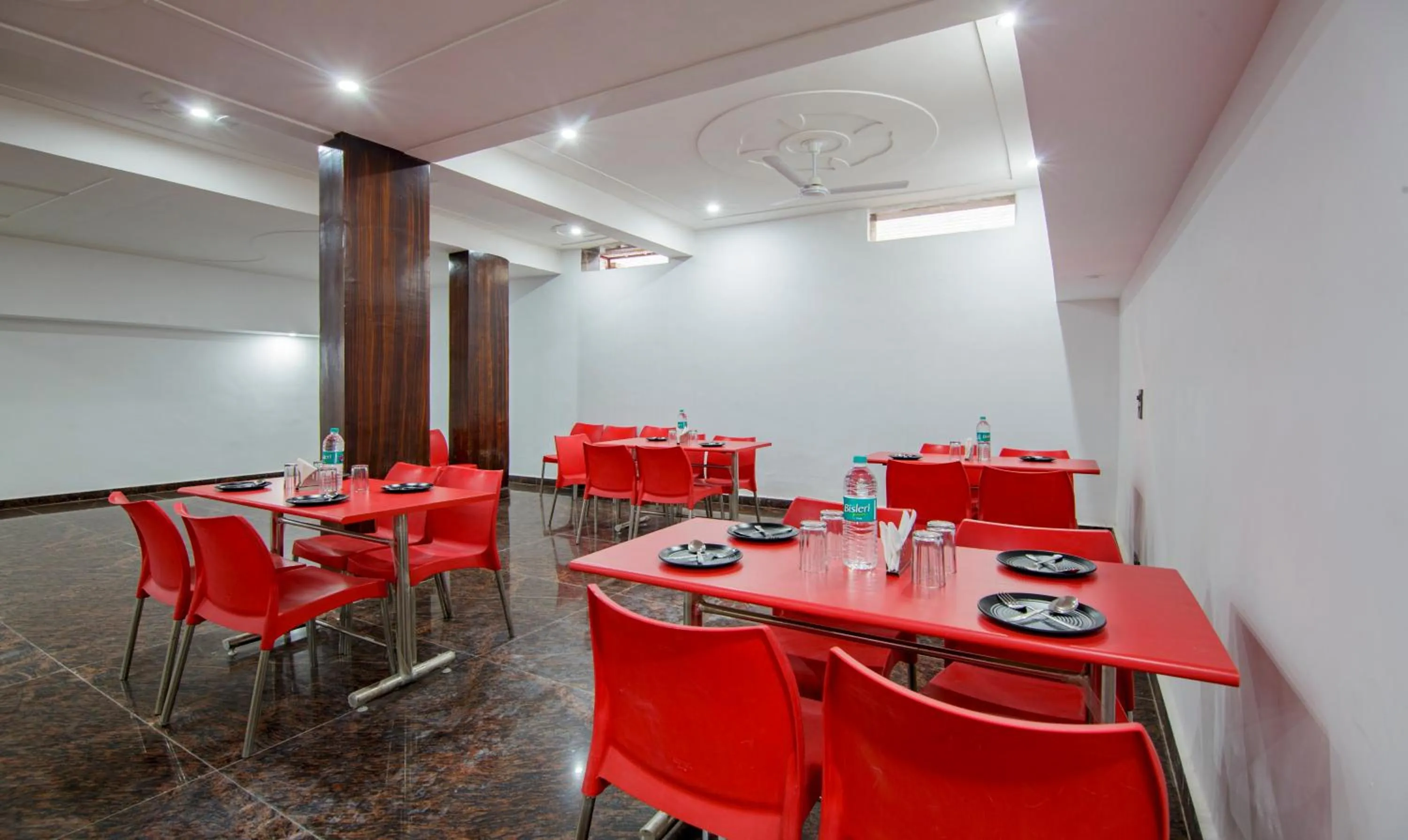 Restaurant/places to eat in Treebo Grand Vista - 62