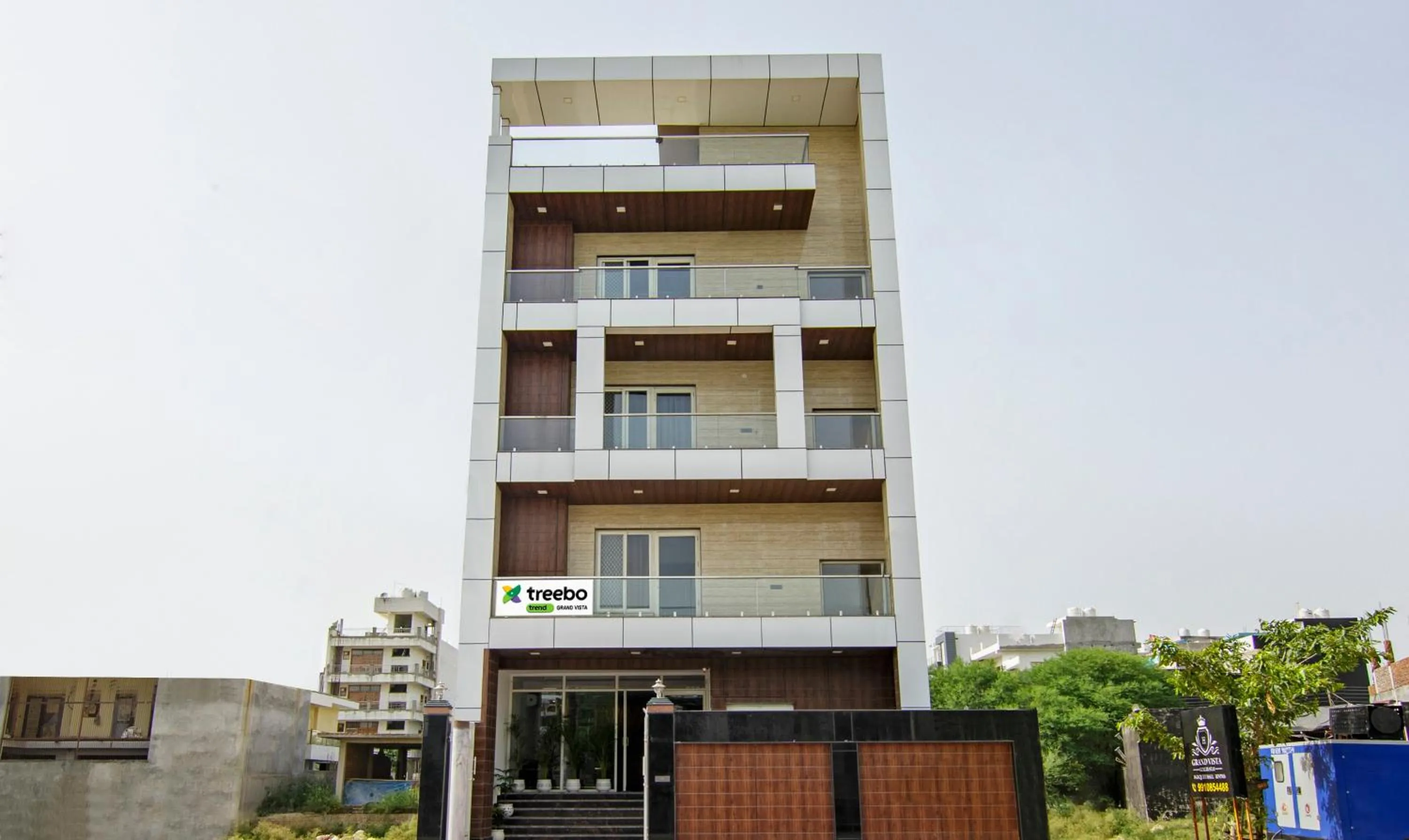 Facade/entrance in Treebo Grand Vista - 62