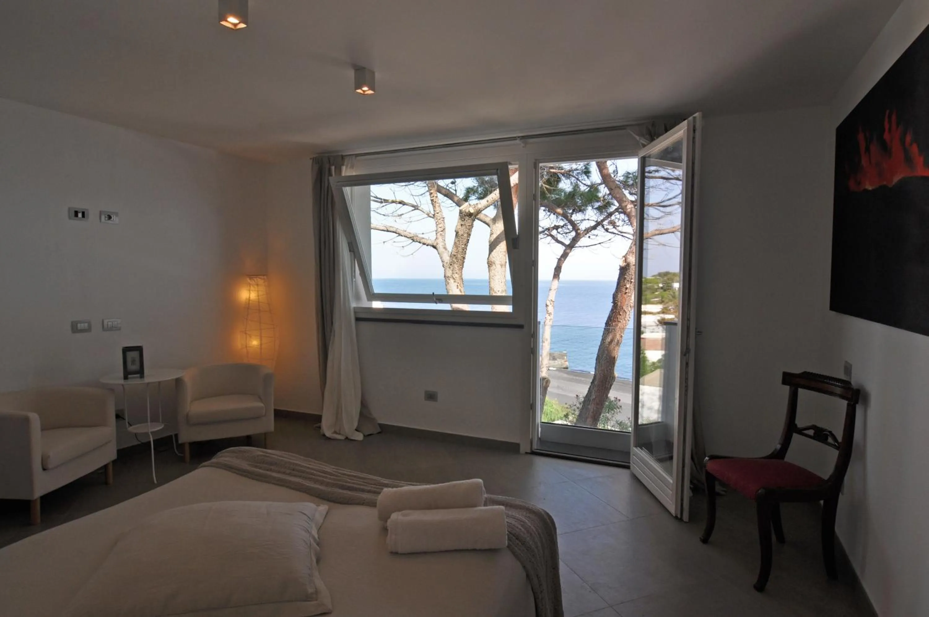 Photo of the whole room in Il Gabbiano Relais in Stromboli