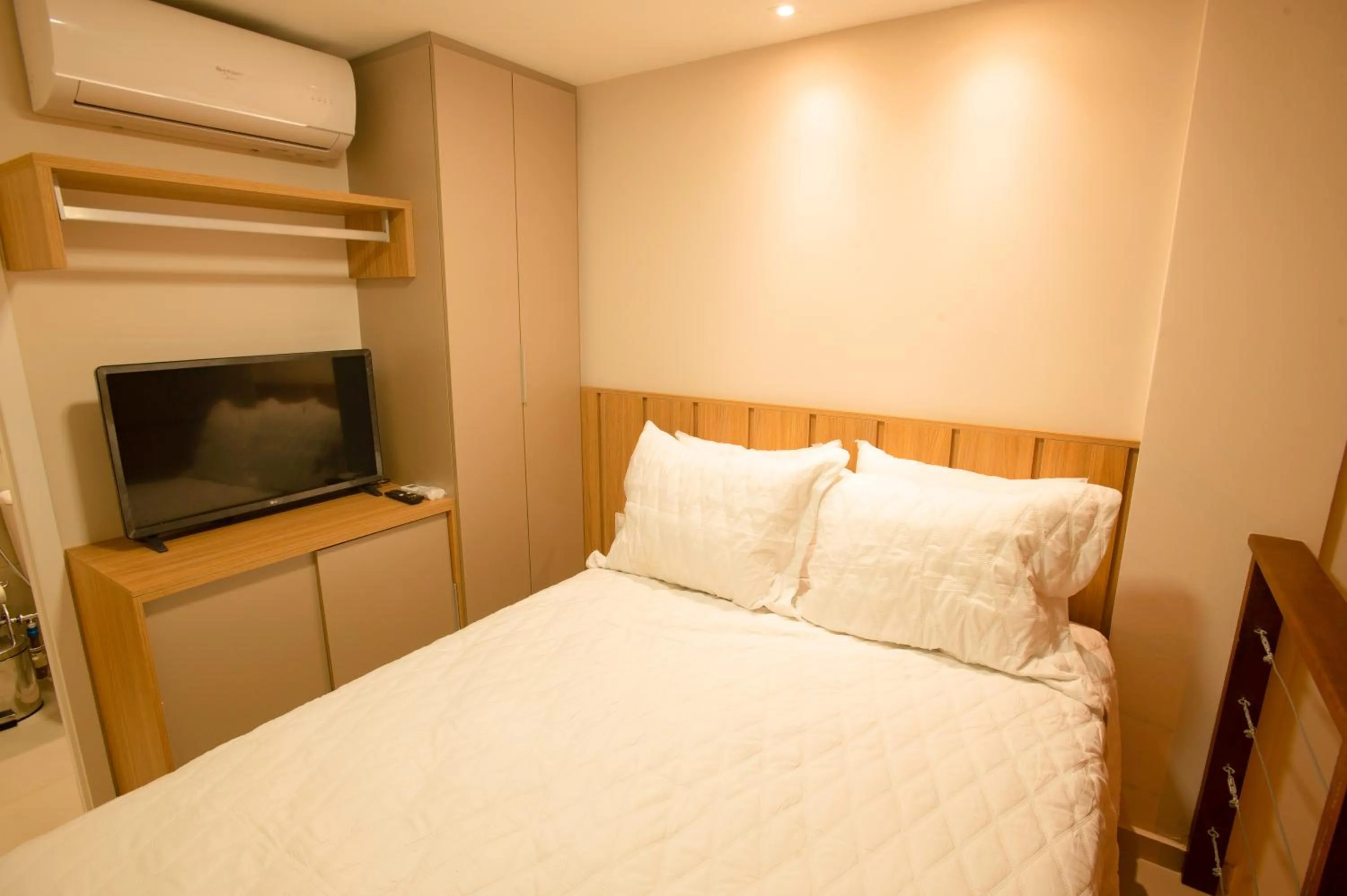 Bedroom, Bed in Sunny Hall by AFT