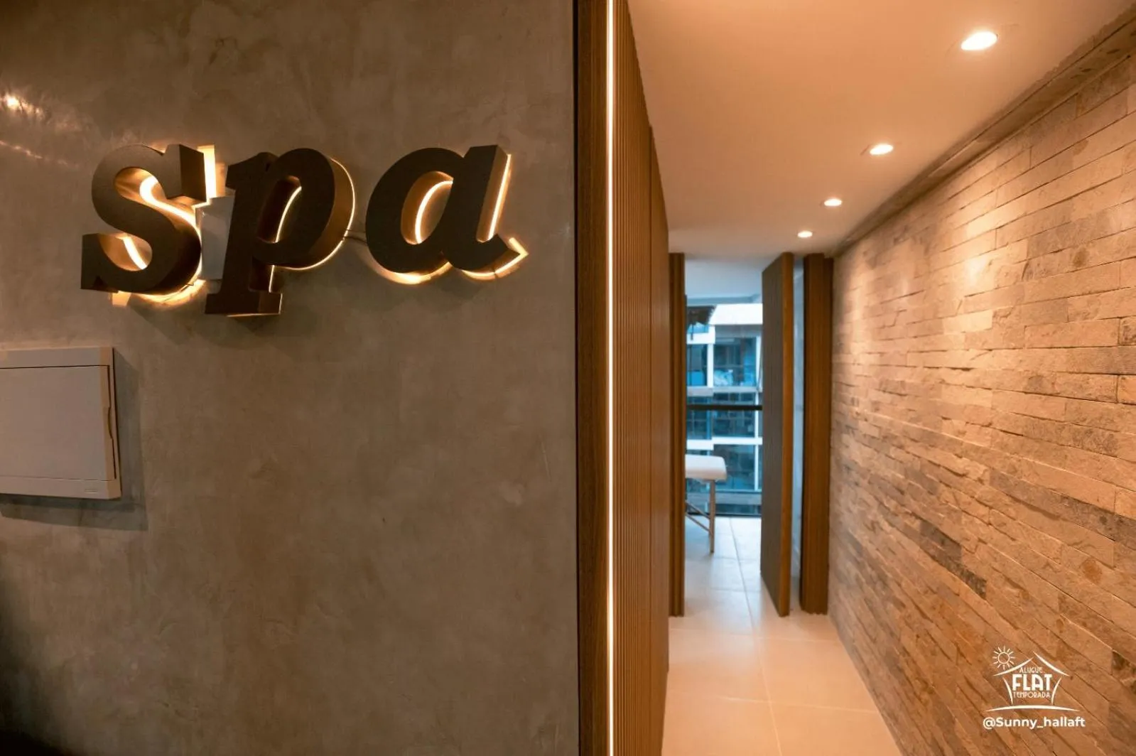 Massage in Sunny Hall by AFT