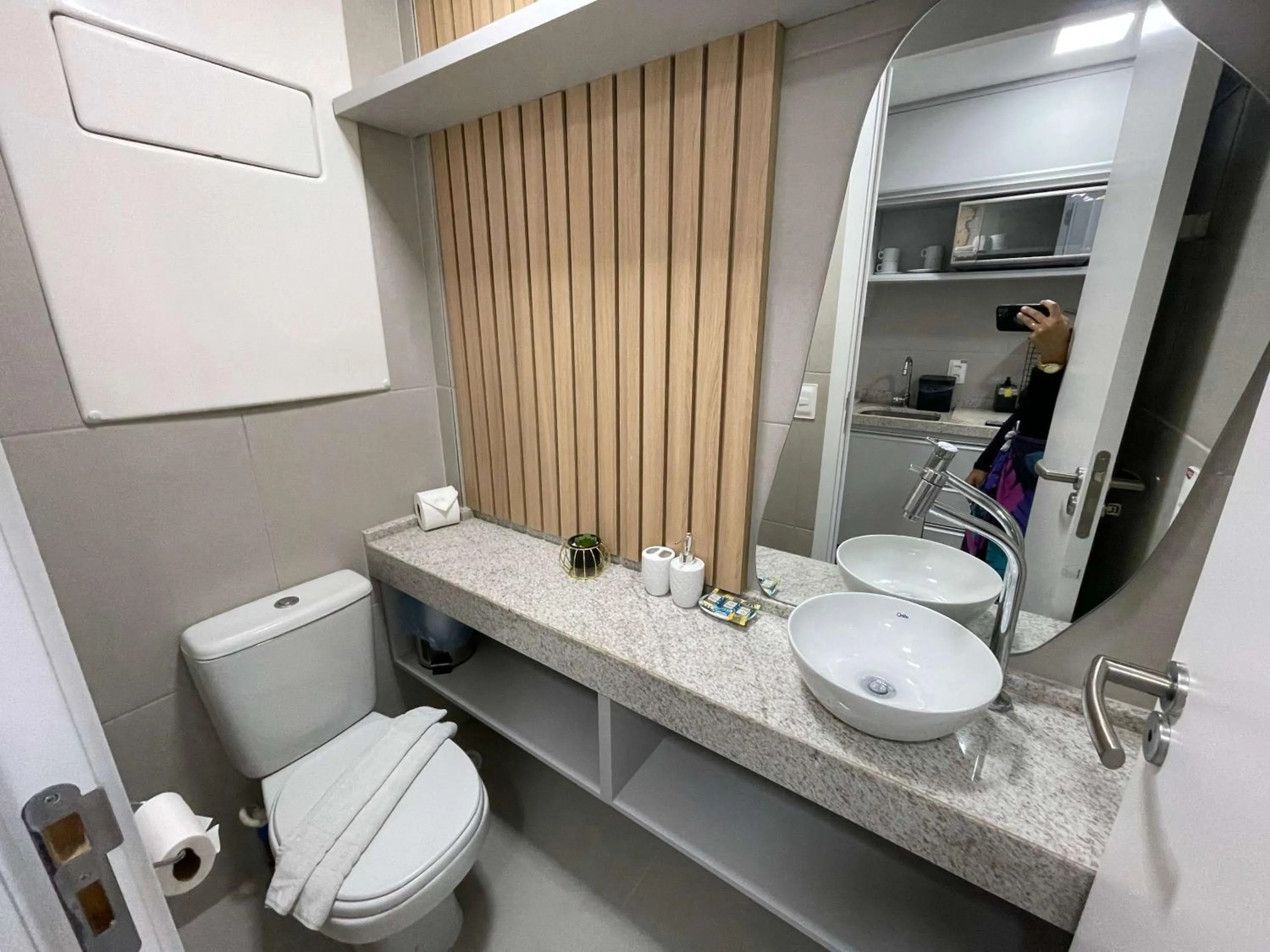 Bathroom in Sunny Hall by AFT