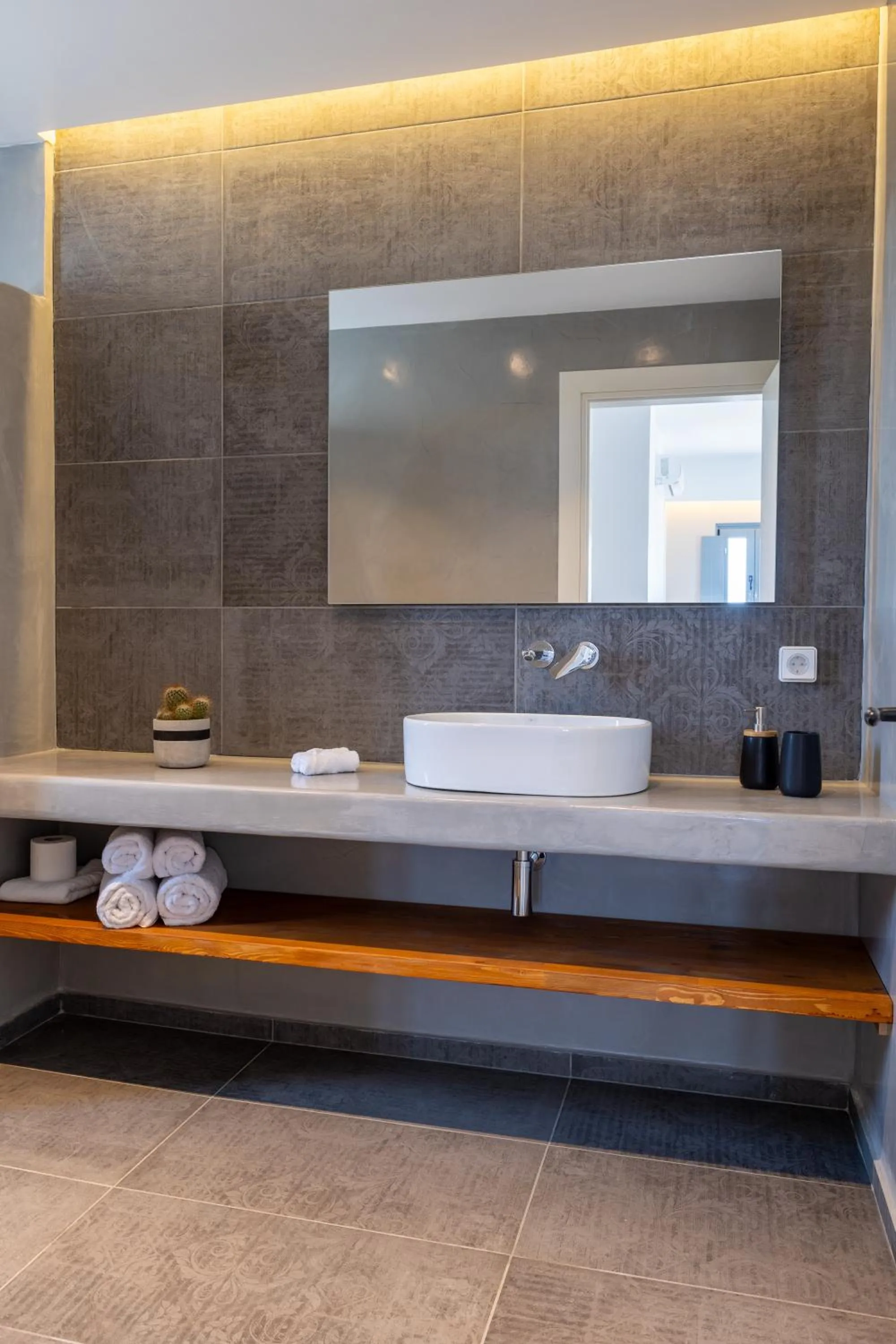 Bathroom in Bonsai Luxury Suites